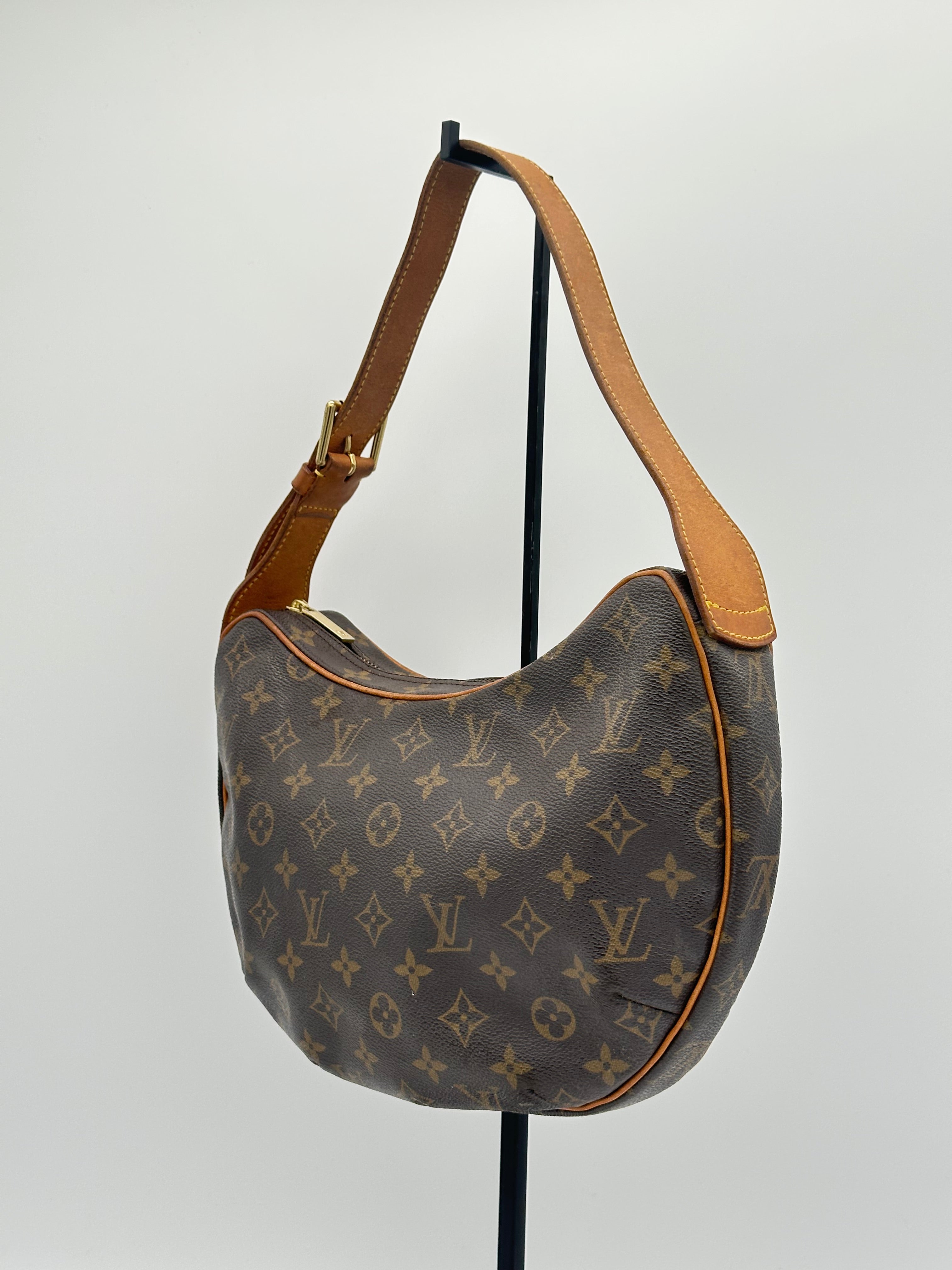 Louis Vuitton Croissant MM