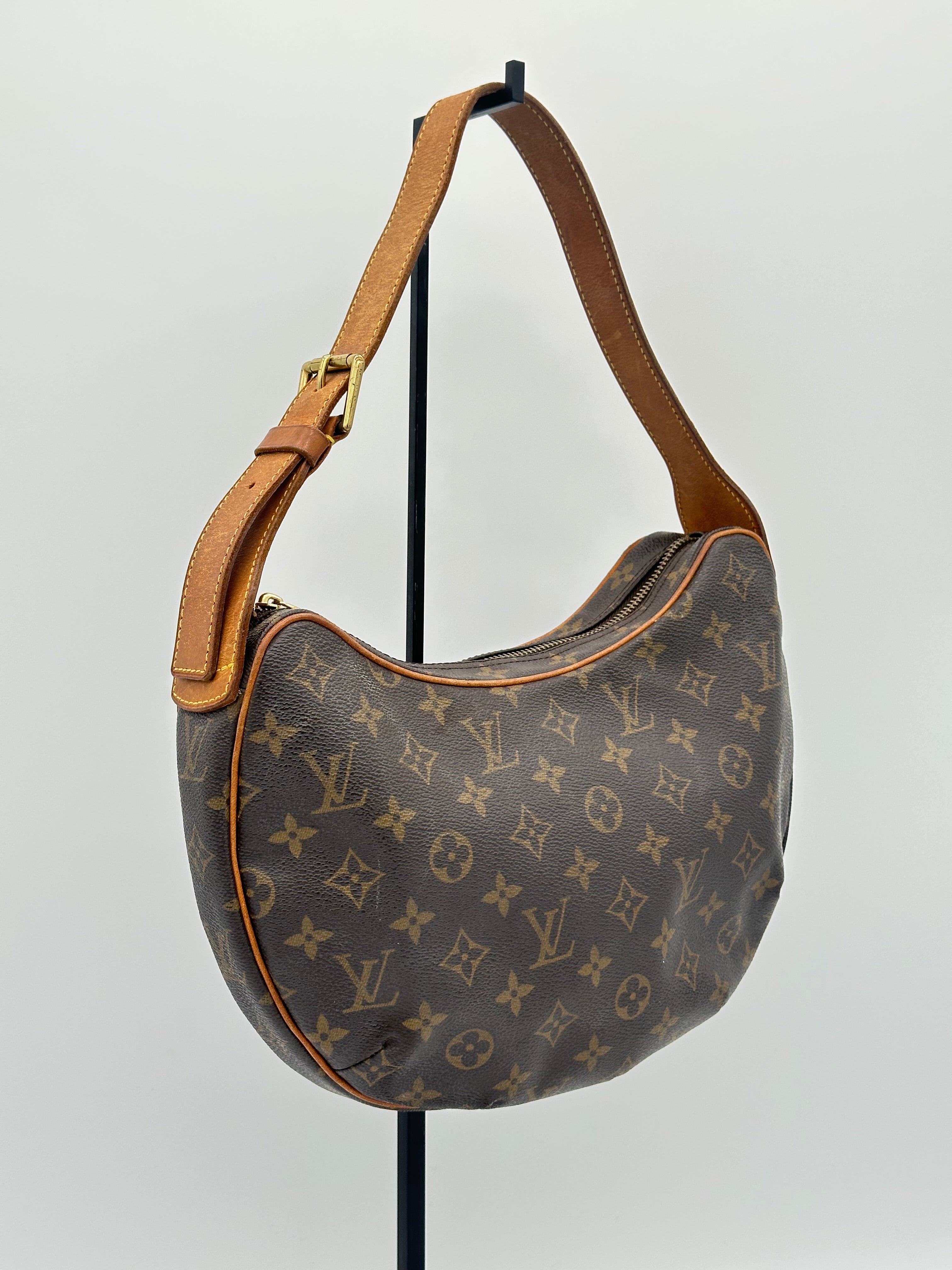 Louis Vuitton Croissant MM