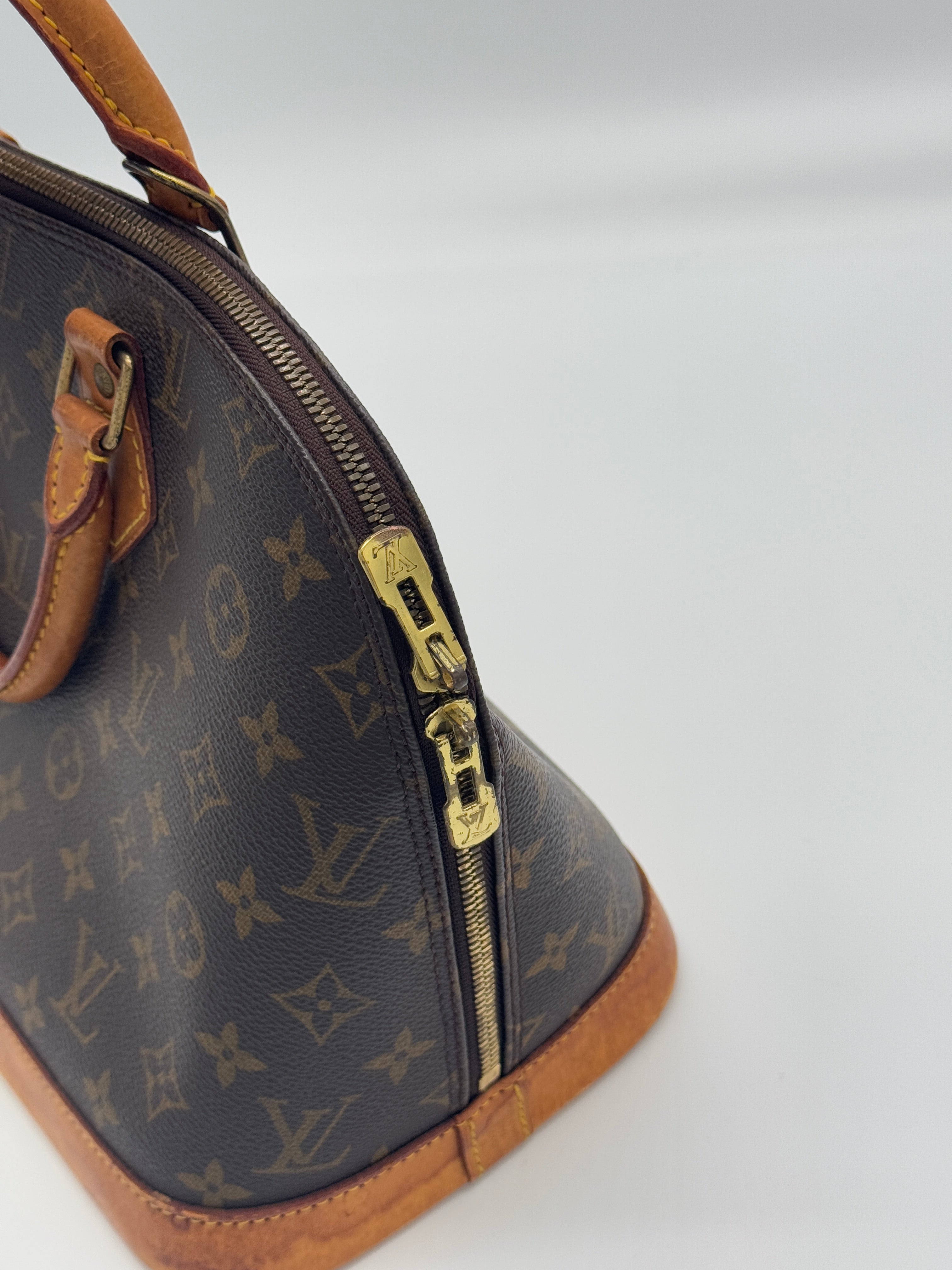 Louis Vuitton Alma PM