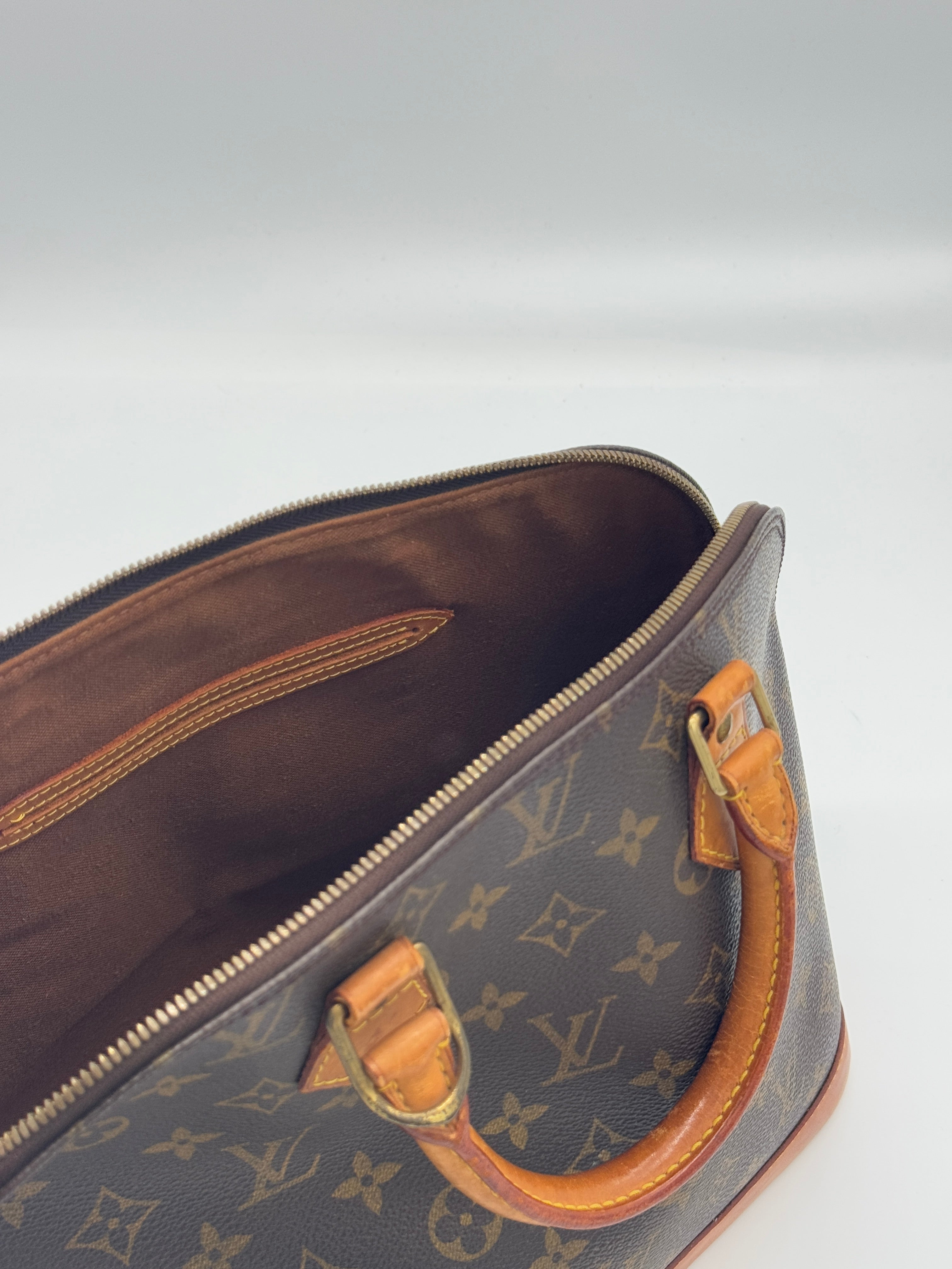 Louis Vuitton Alma PM