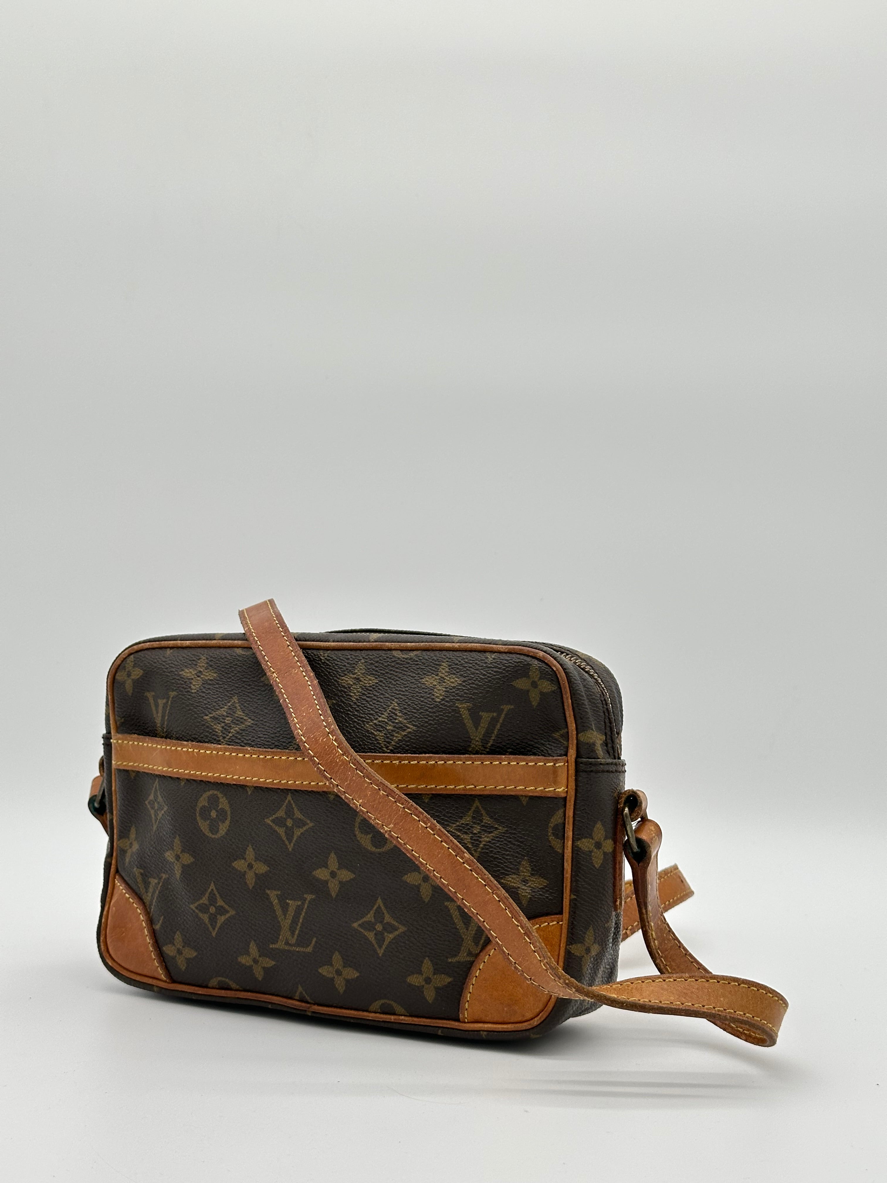 Pre-loved Louis Vuitton Trocadero 23 | Pepper Luxury Vintage