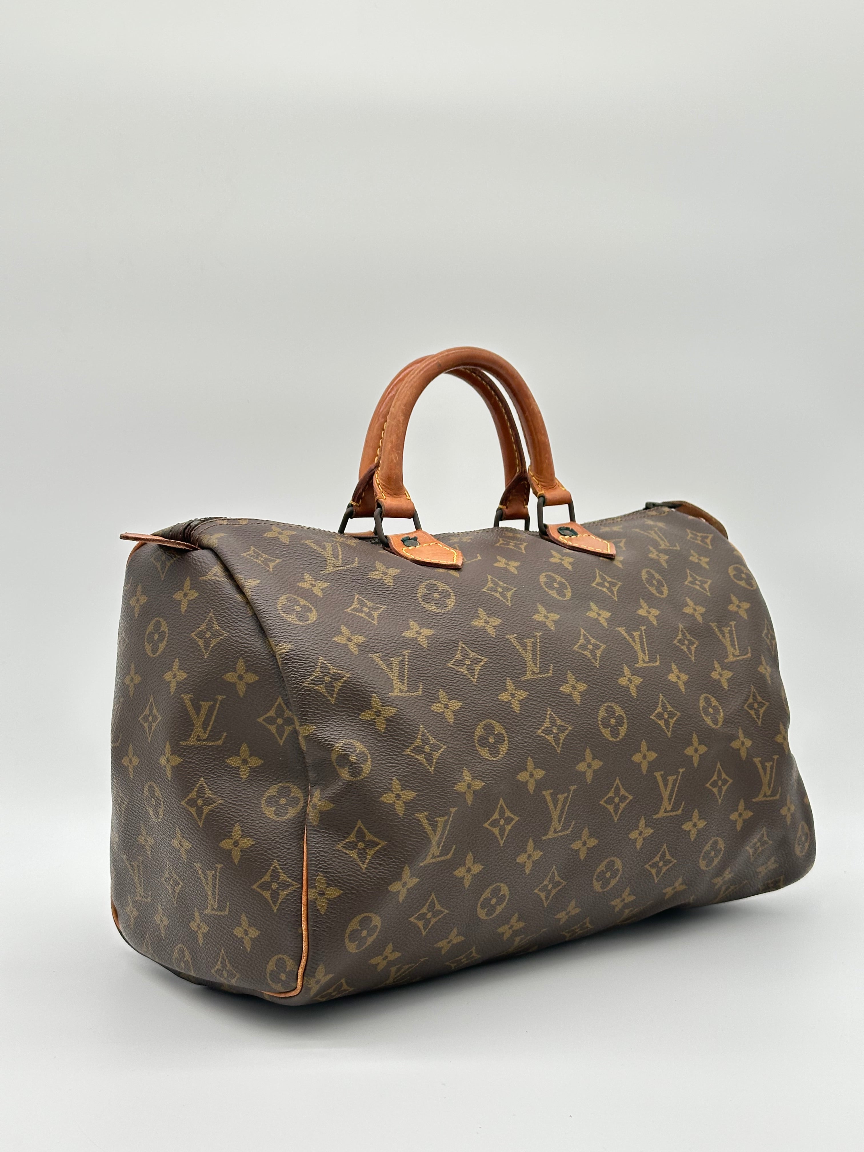 Louis Vuitton Speedy 35
