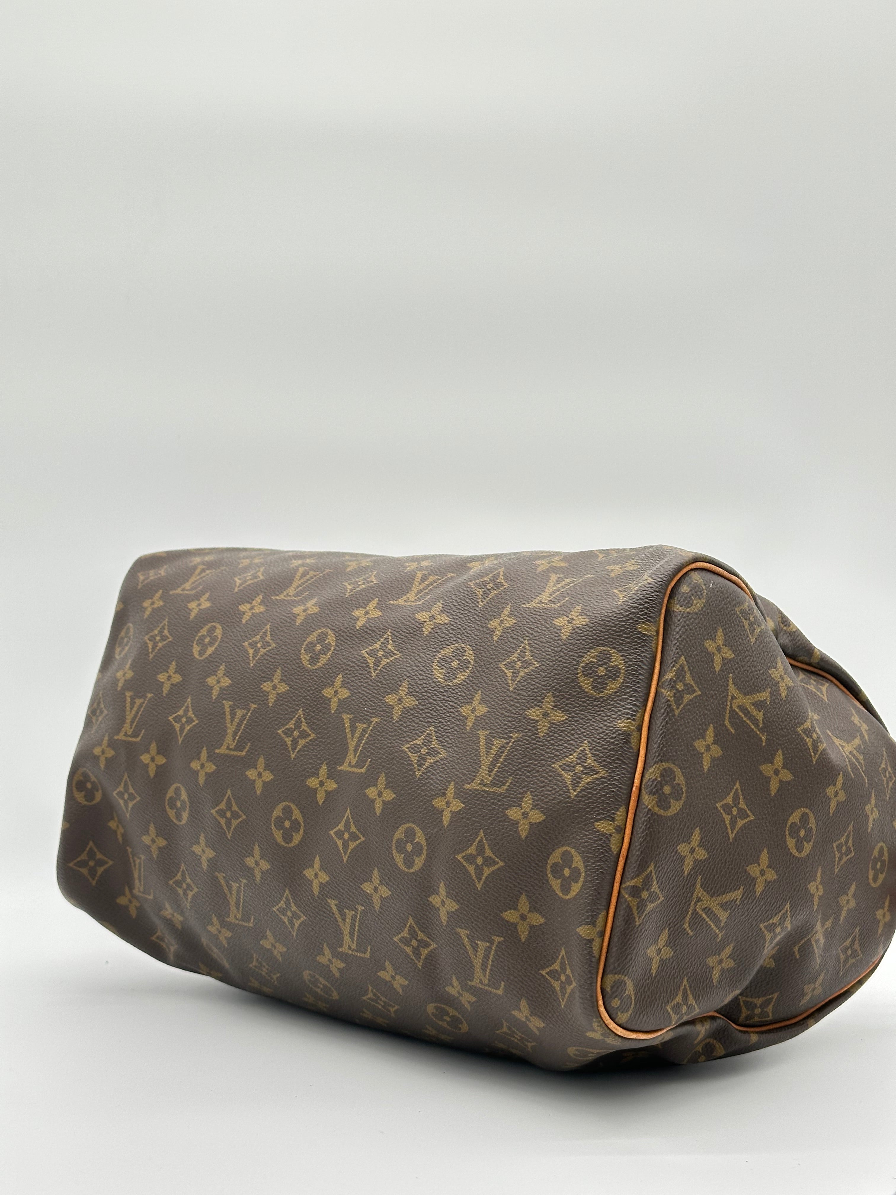 Louis Vuitton Speedy 35