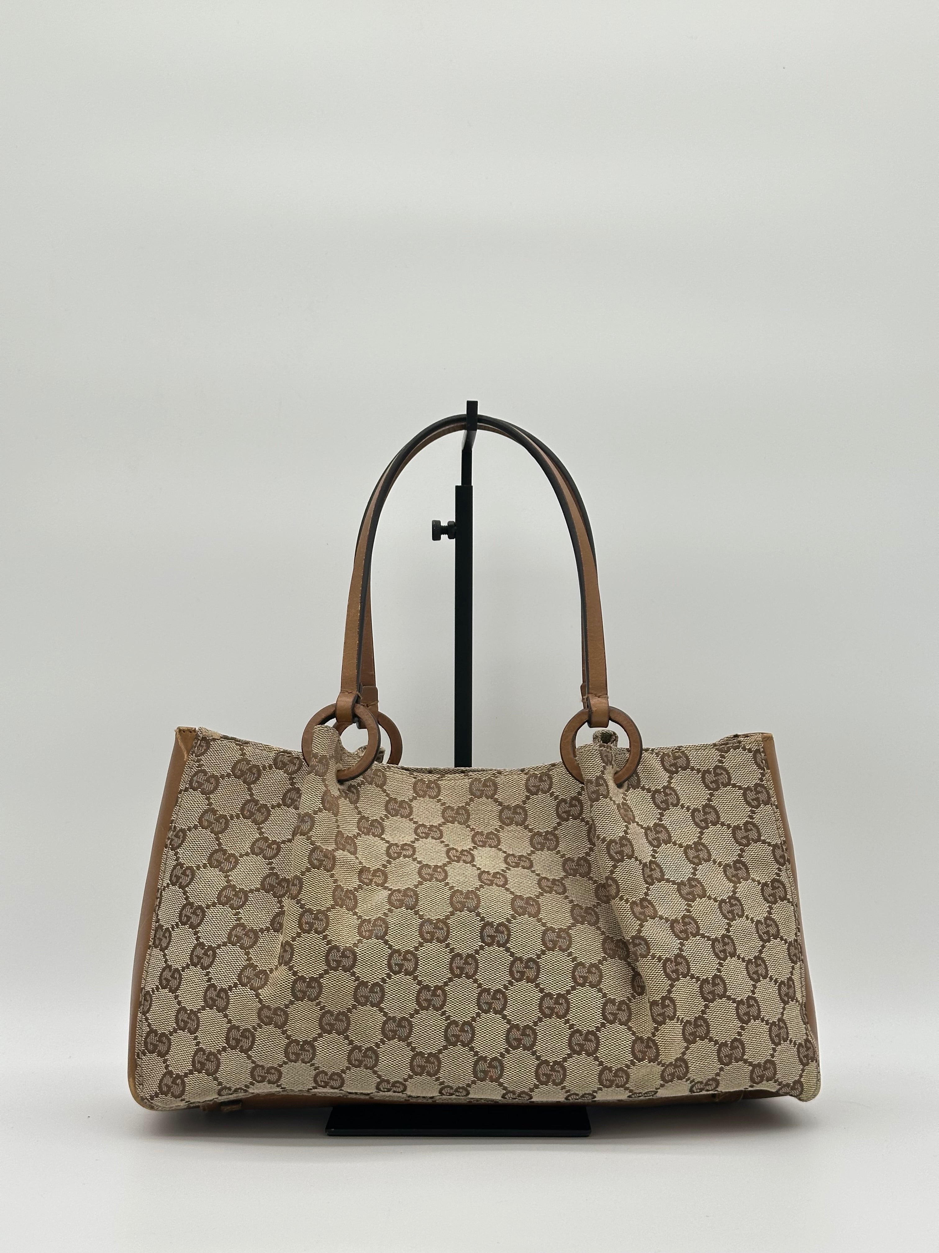 Pre-loved Gucci Canvas Shoulderbag | Pepper Luxury Vintage