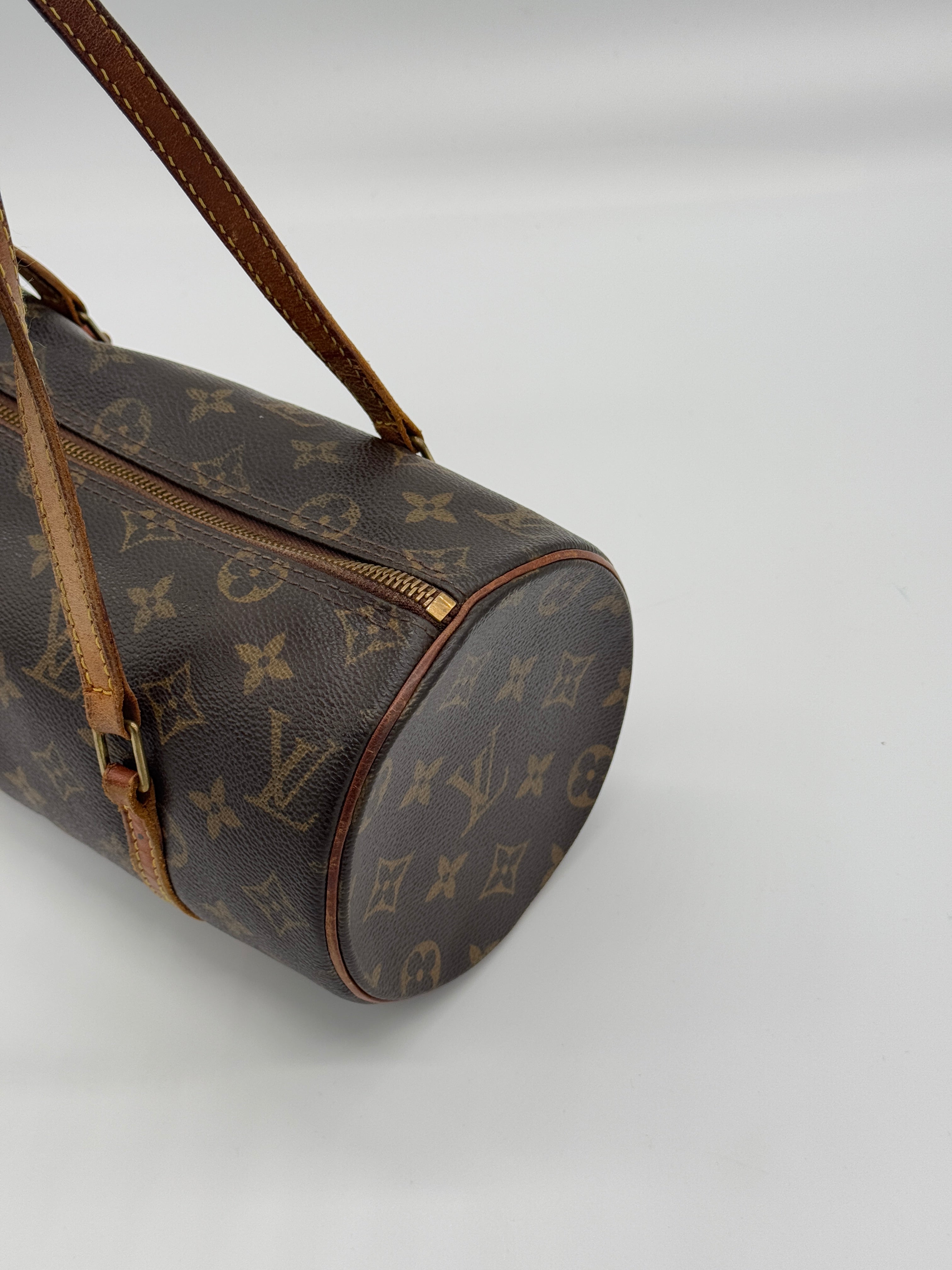 Louis Vuitton Papillon 26