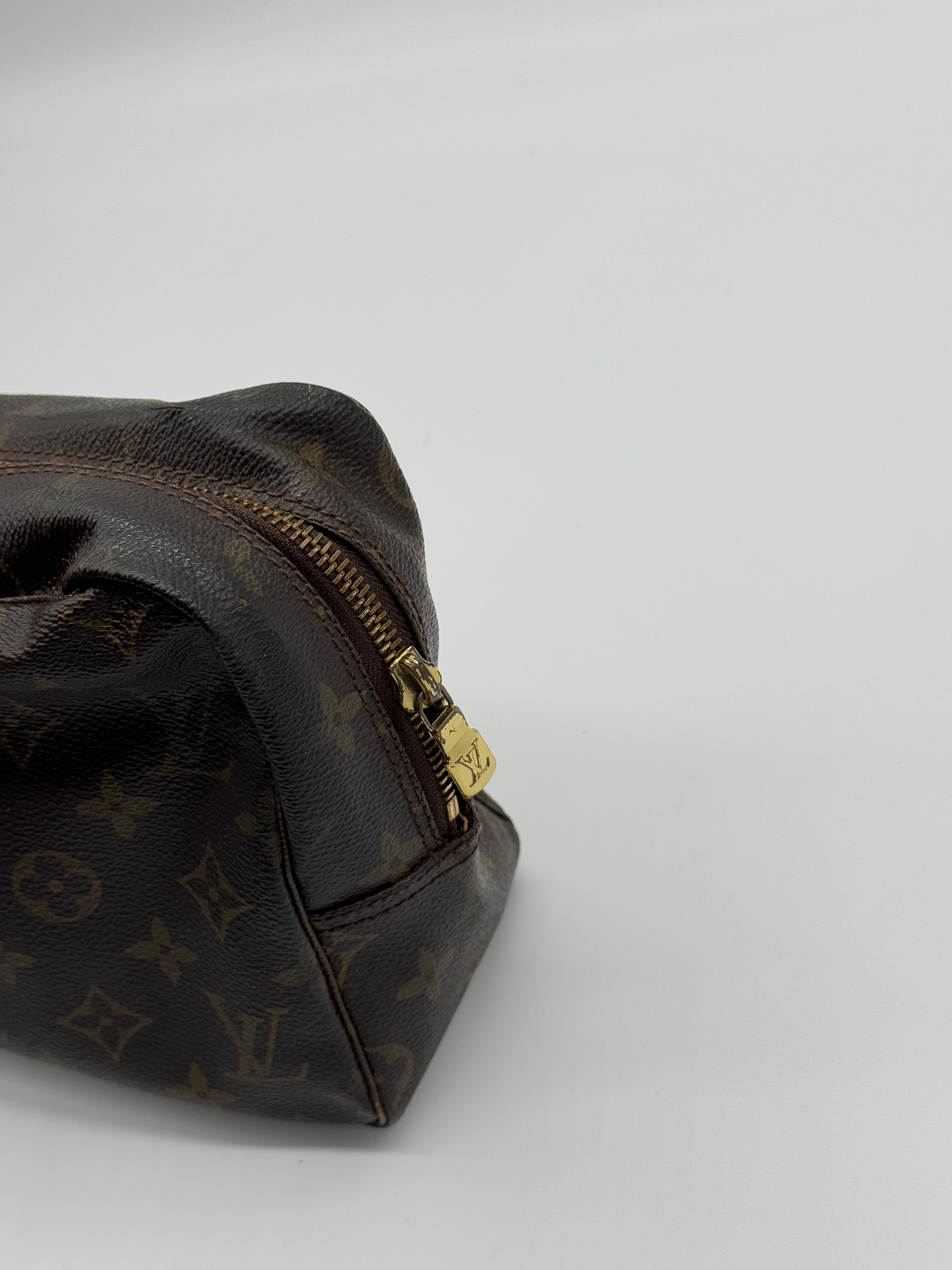 Louis Vuitton Trousse 28