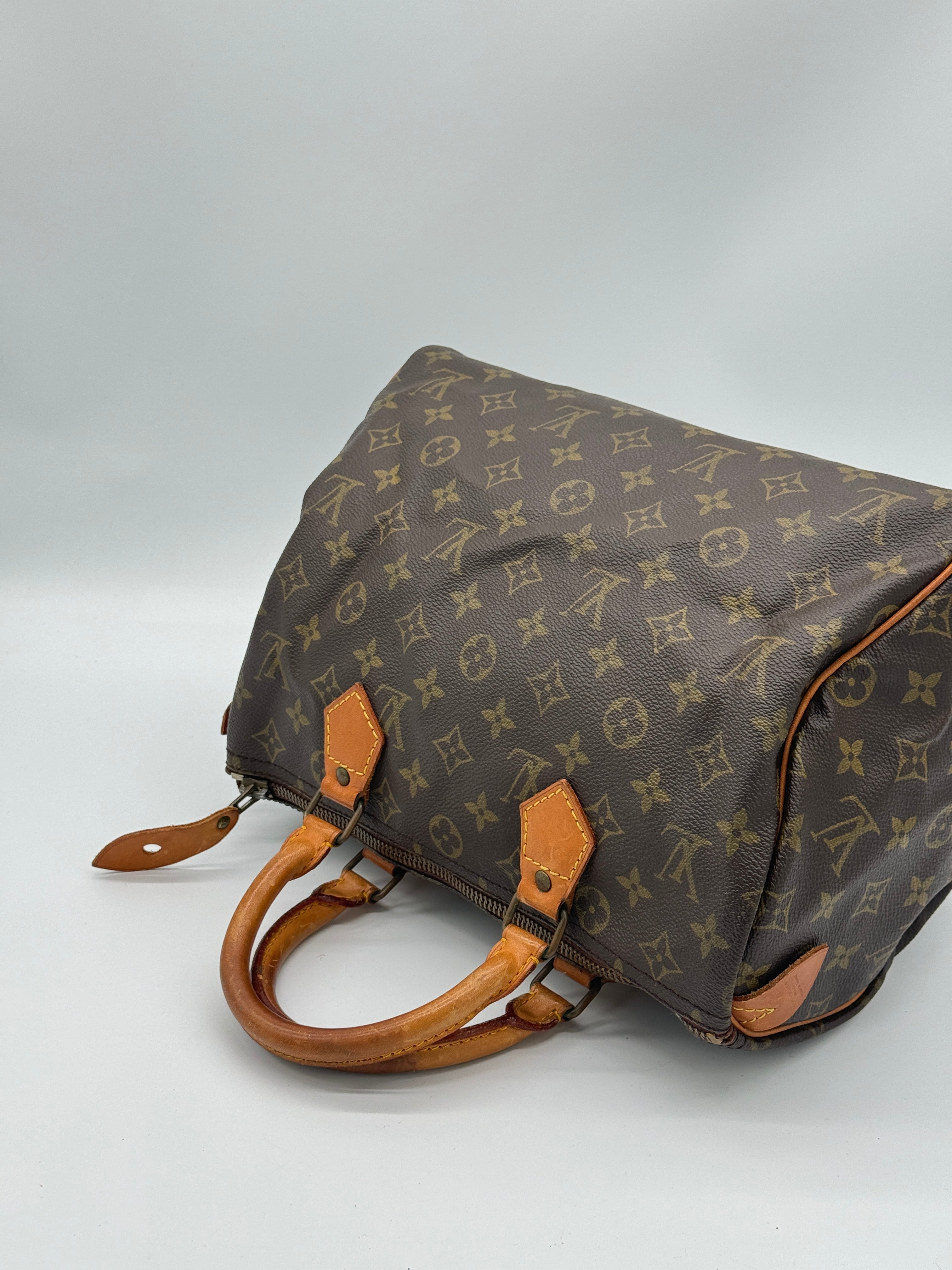 Louis Vuitton Speedy 30
