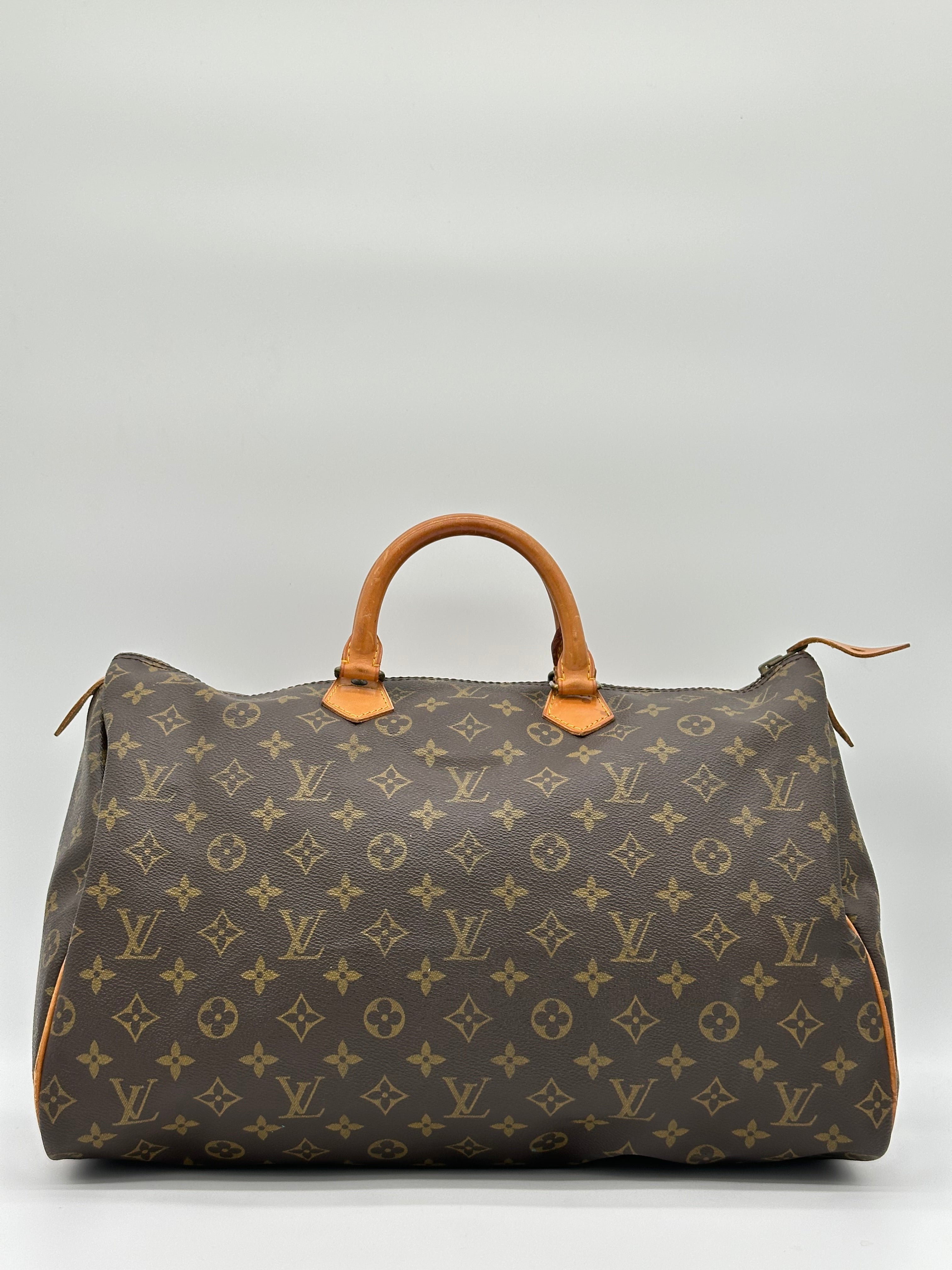 Pre-loved Louis Vuitton Speedy 40 | Pepper Luxury Vintage