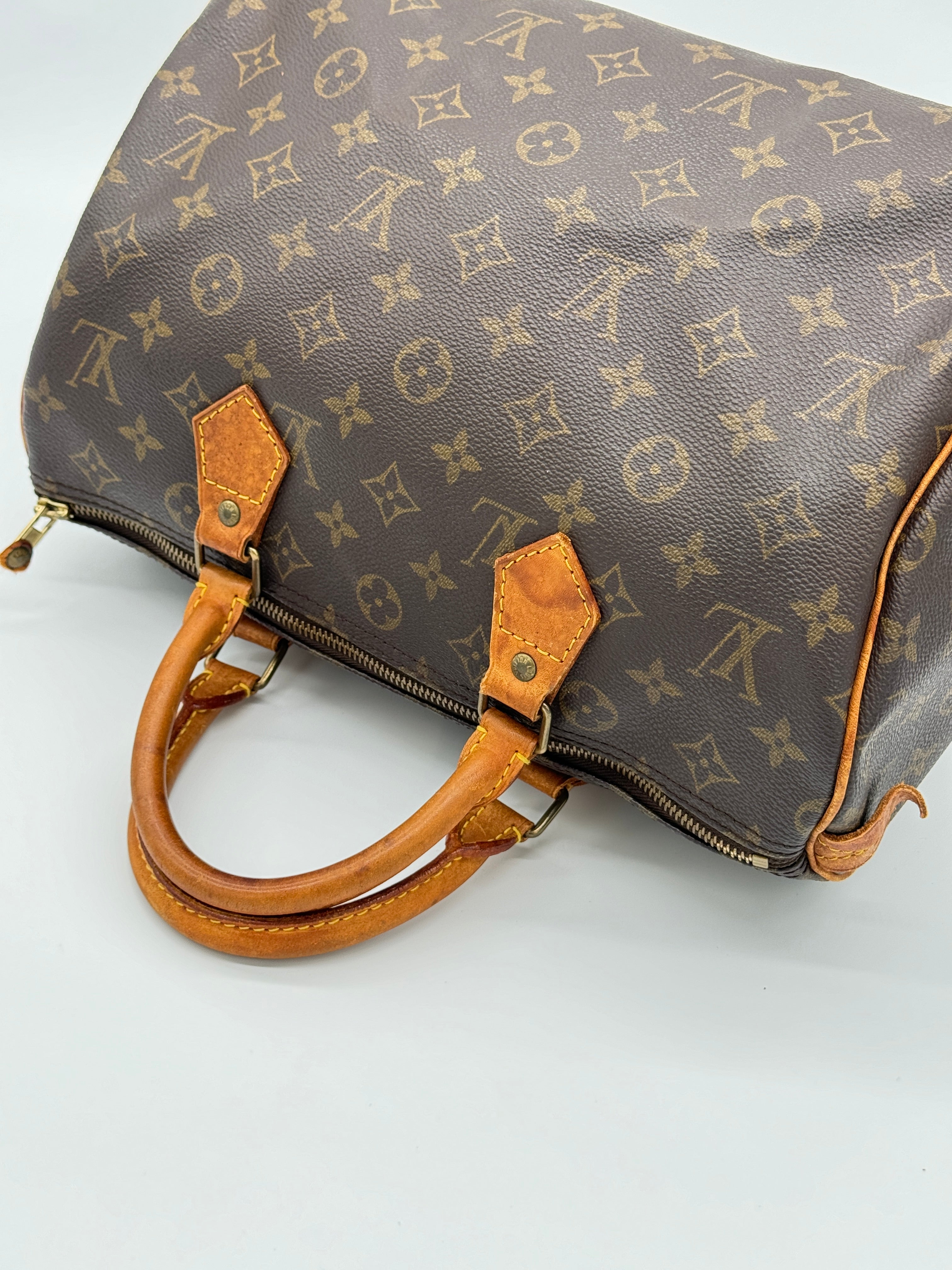 Louis Vuitton Speedy 30