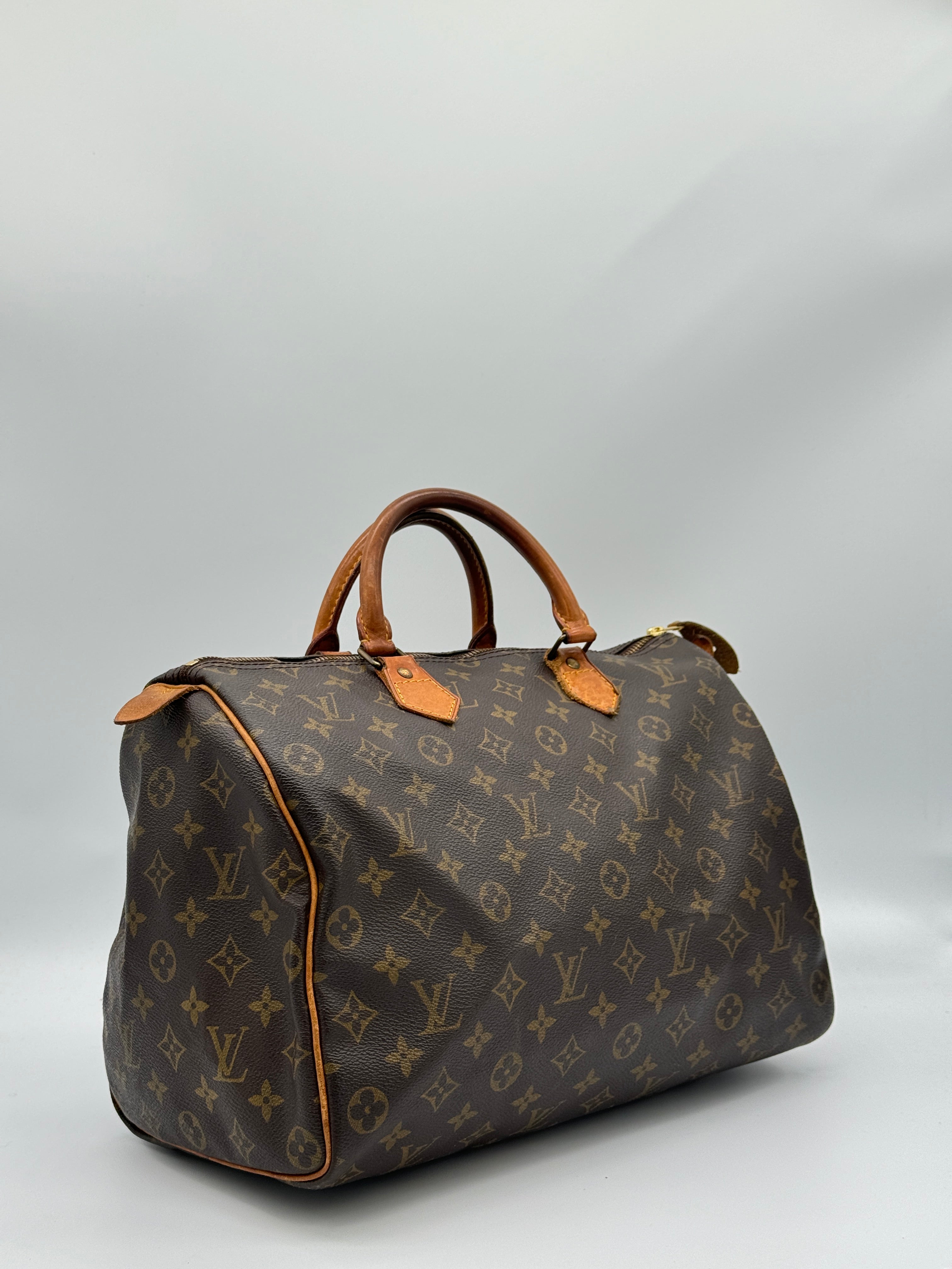 Louis Vuitton Speedy 35