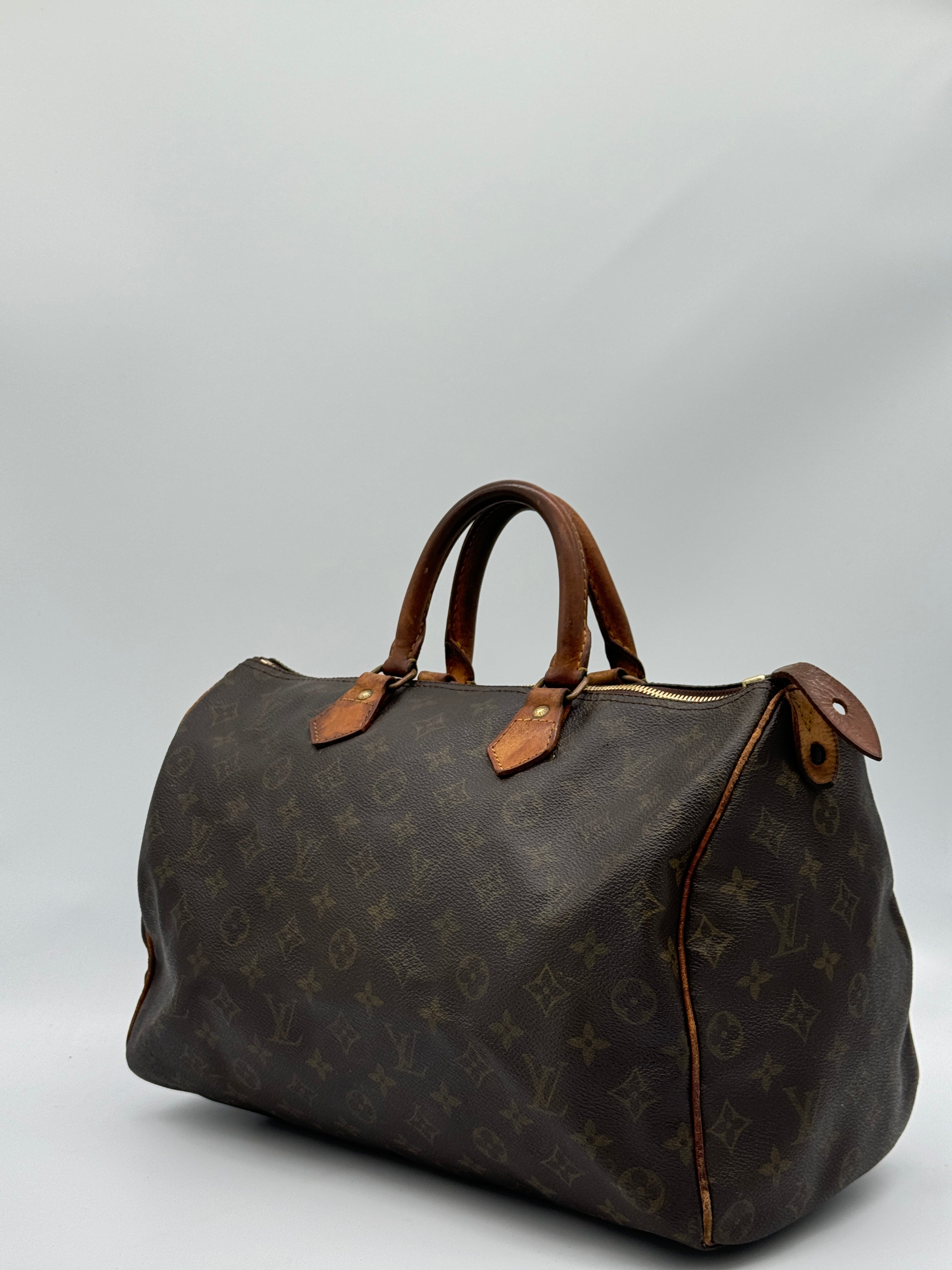 Louis Vuitton Speedy 35