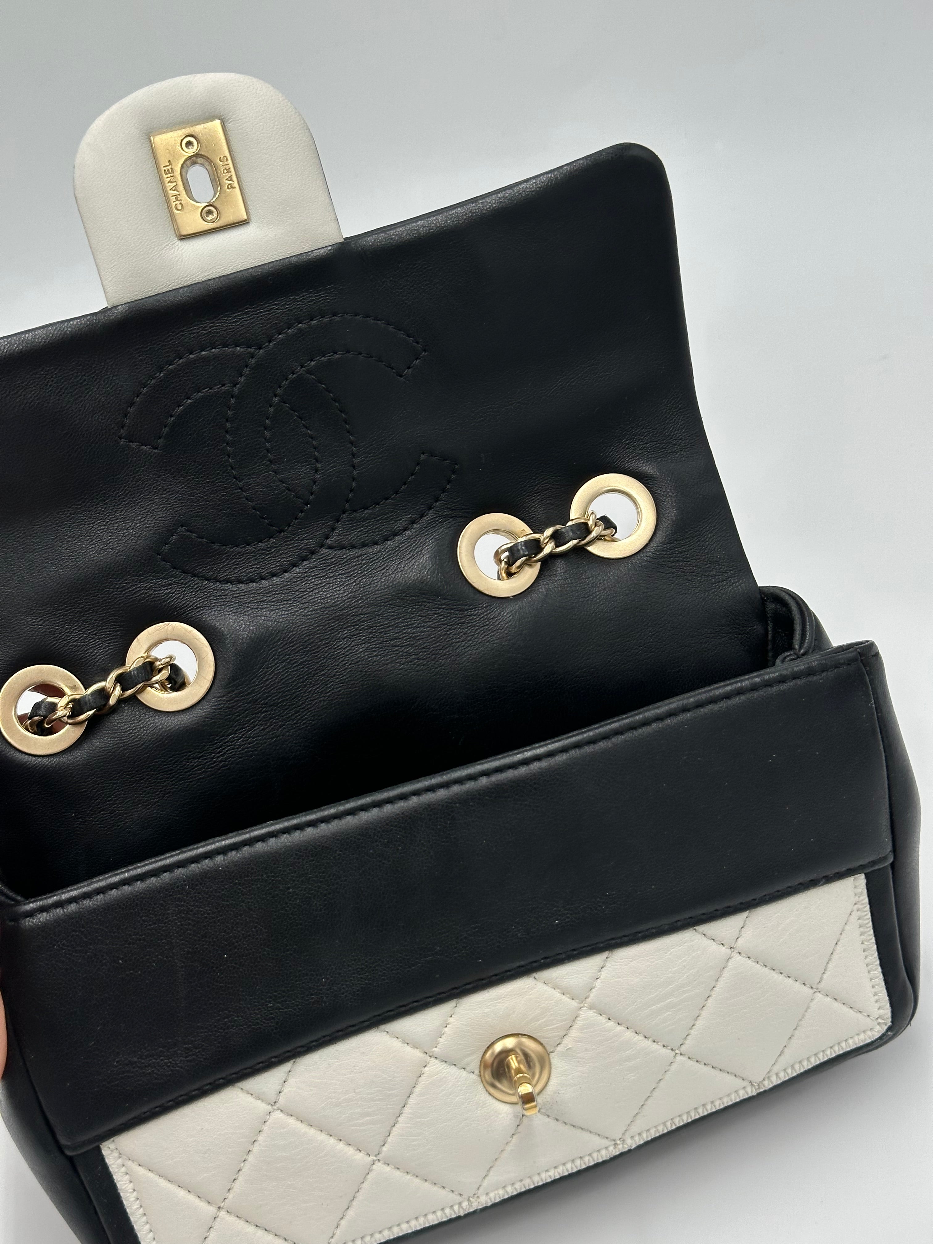 Chanel Matelassé Cuir Noir