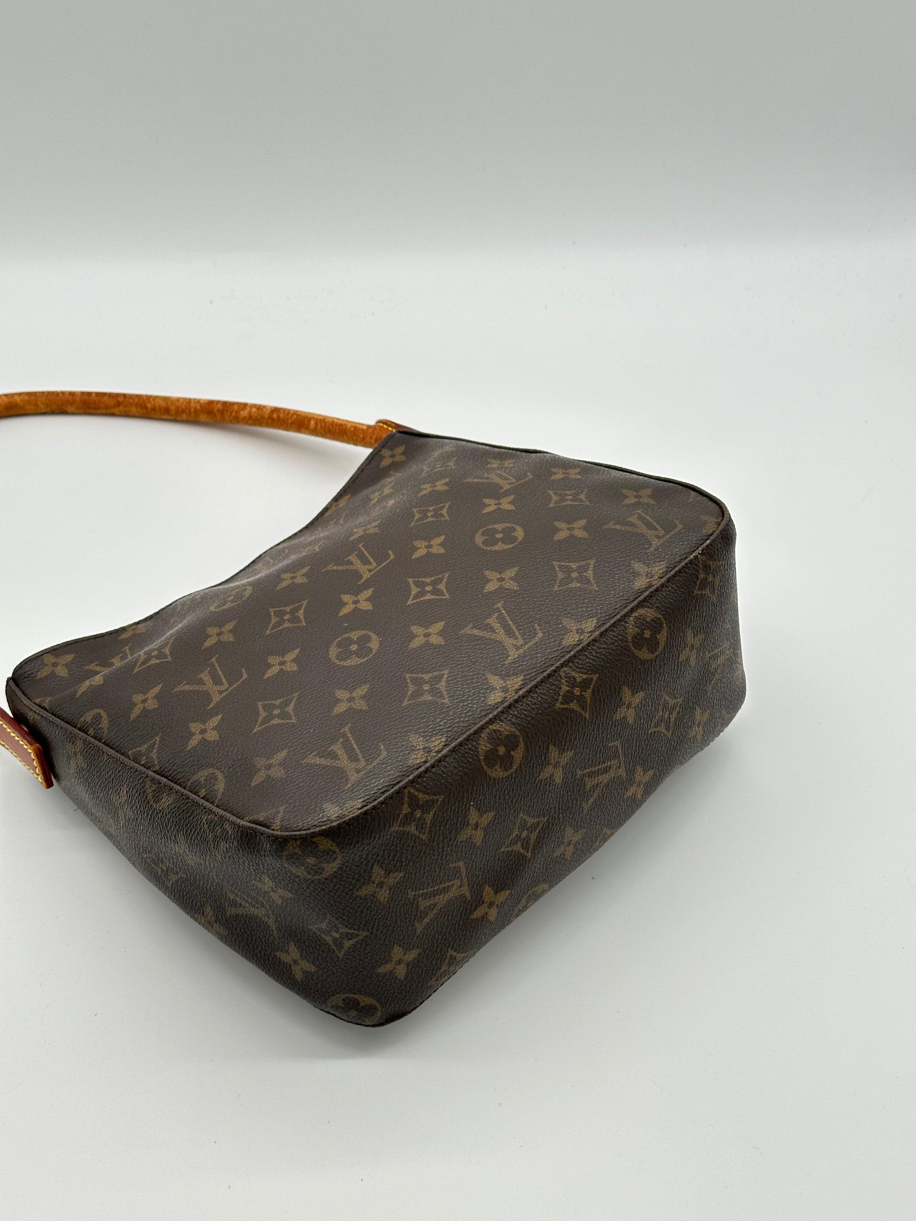 Louis Vuitton Looping MM