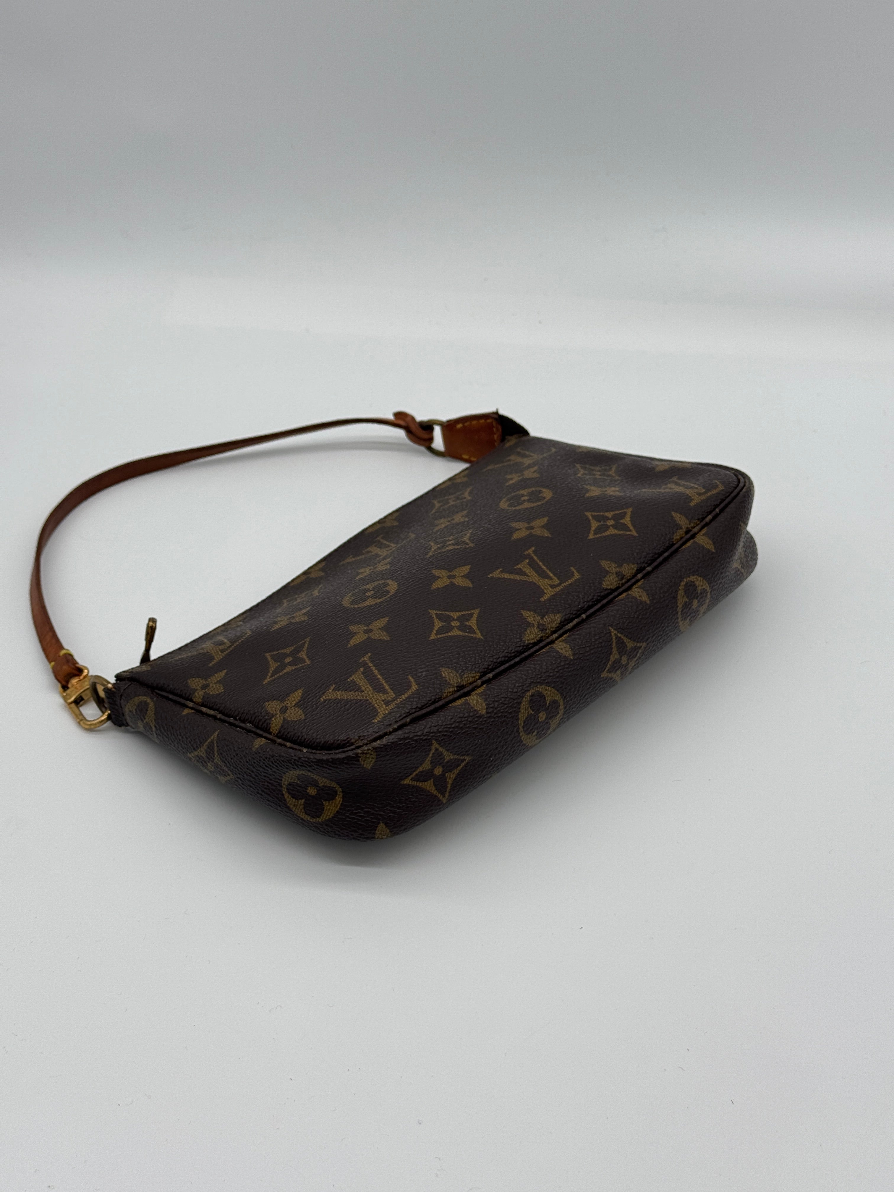 Louis Vuitton Pochette Accessoires