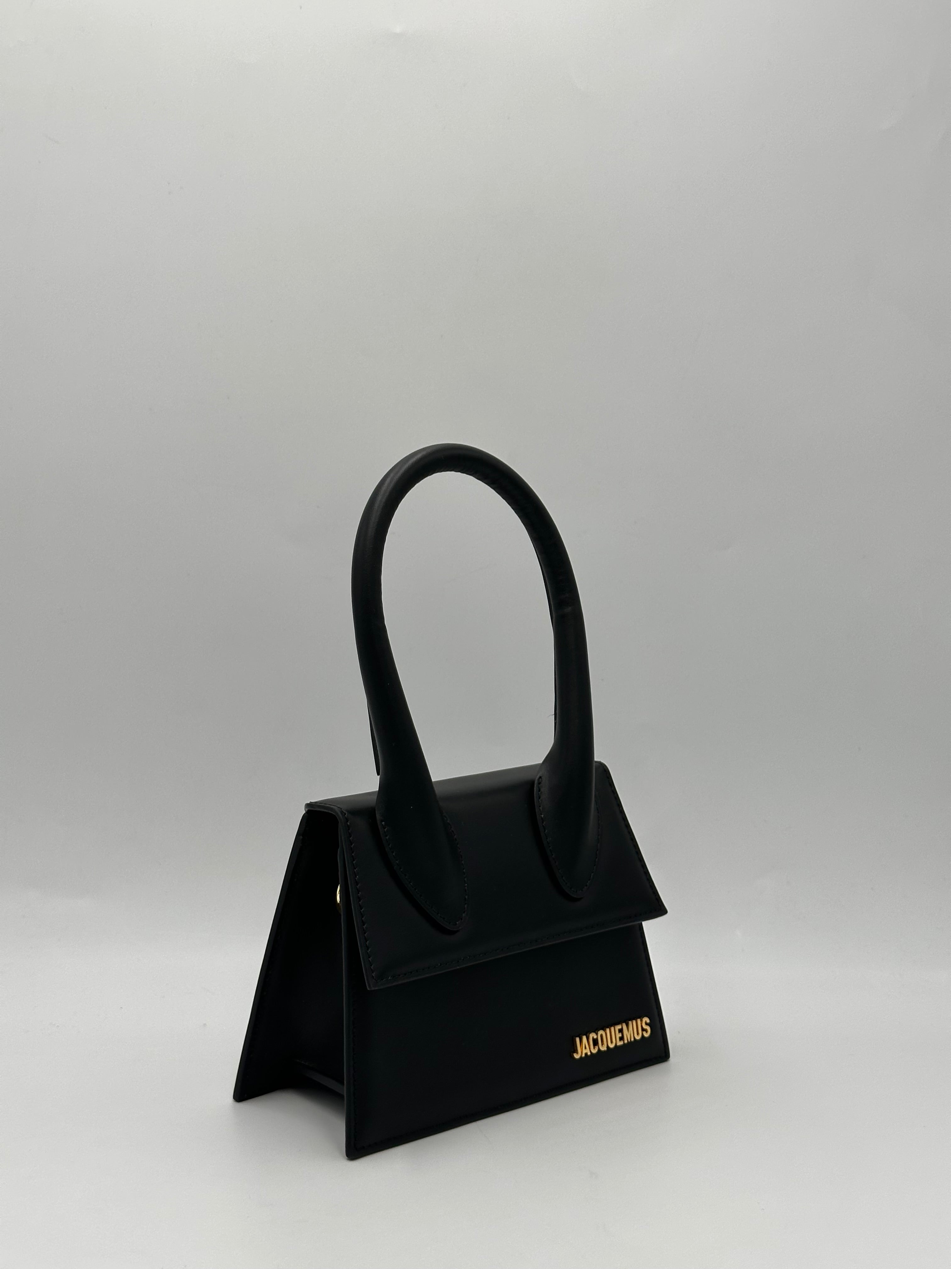 Jacquemus Le Chiquito Moyen