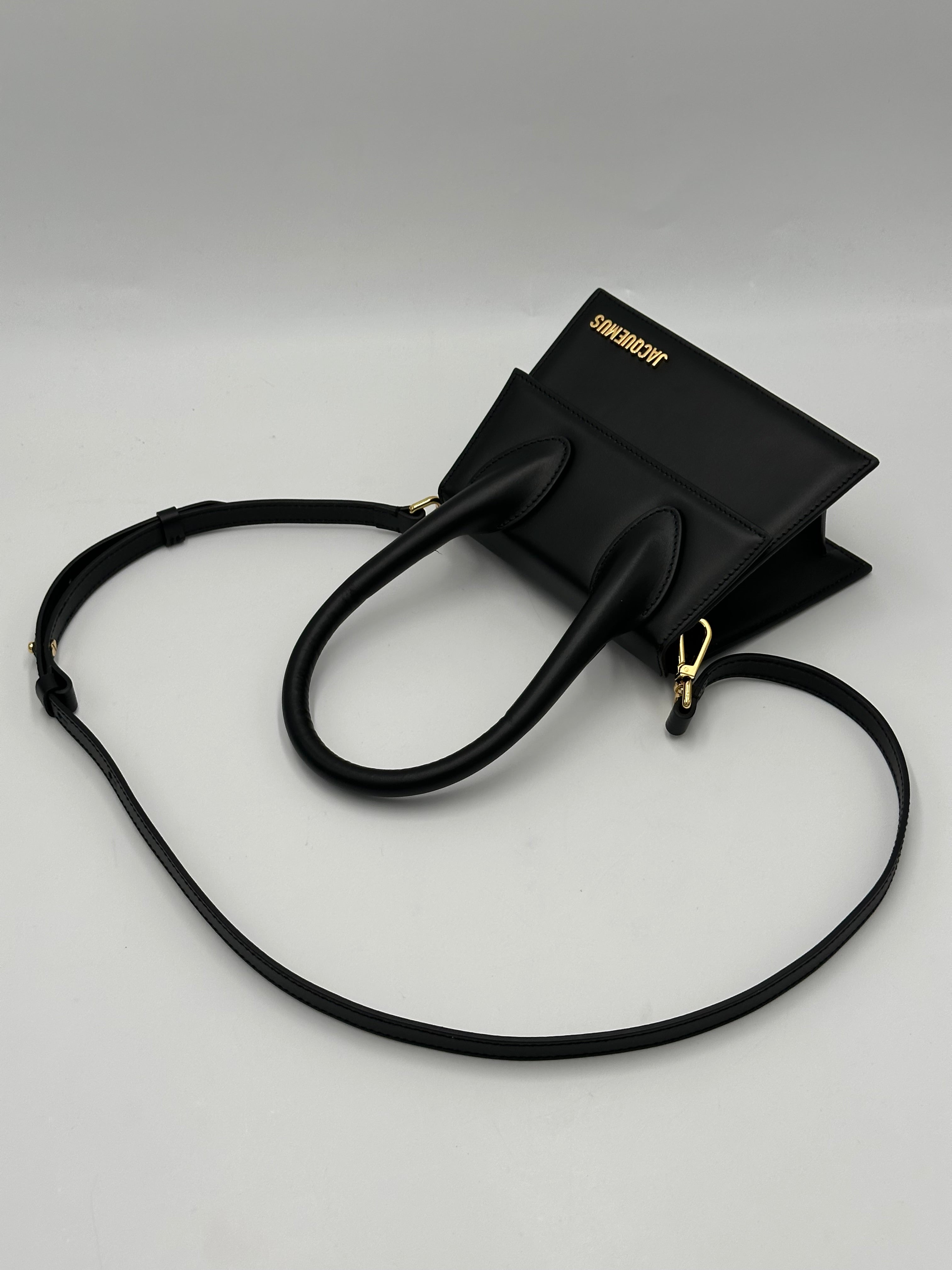 Jacquemus Le Chiquito Moyen