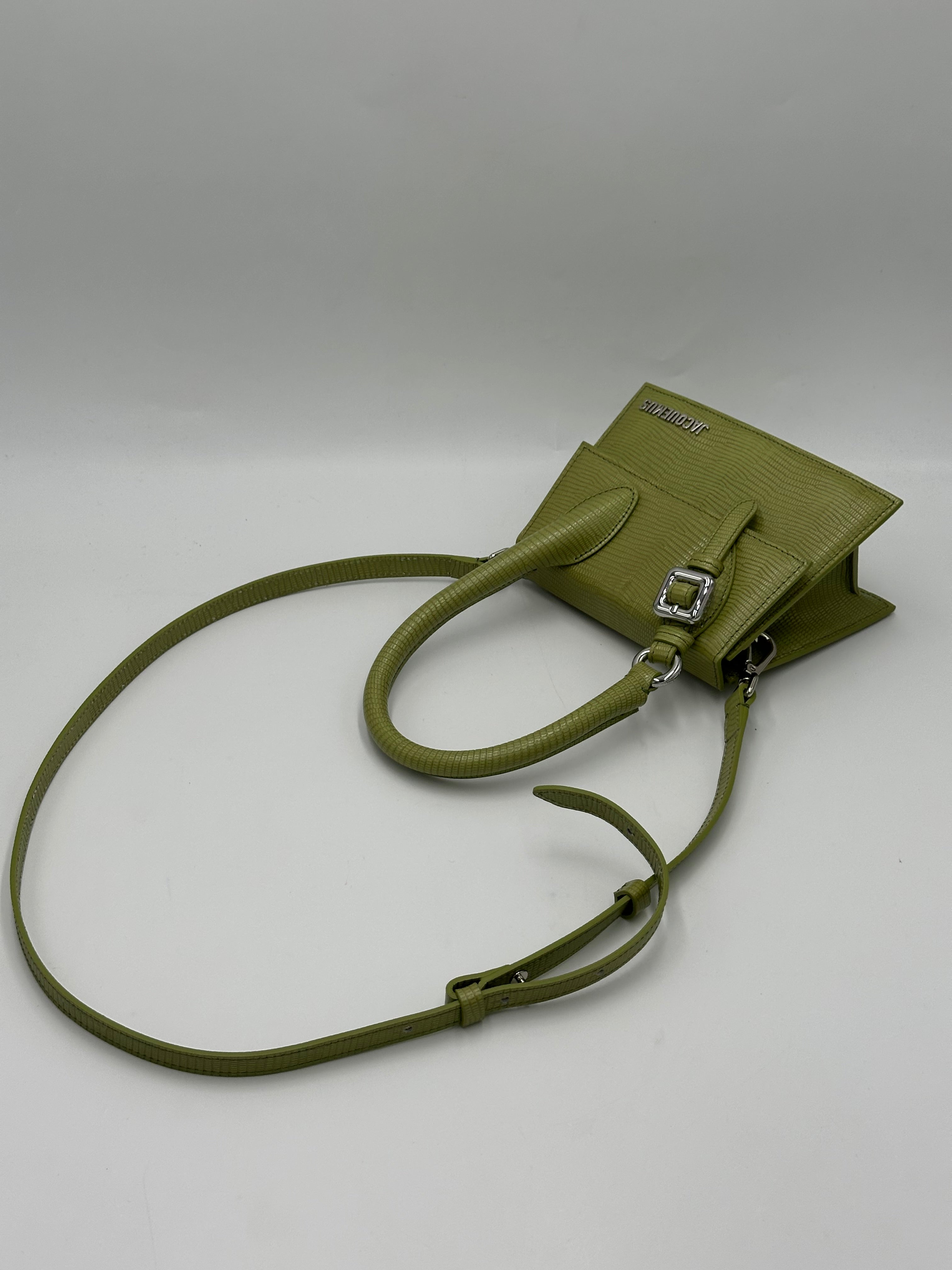 Jacquemus Le Chiquito Moyen