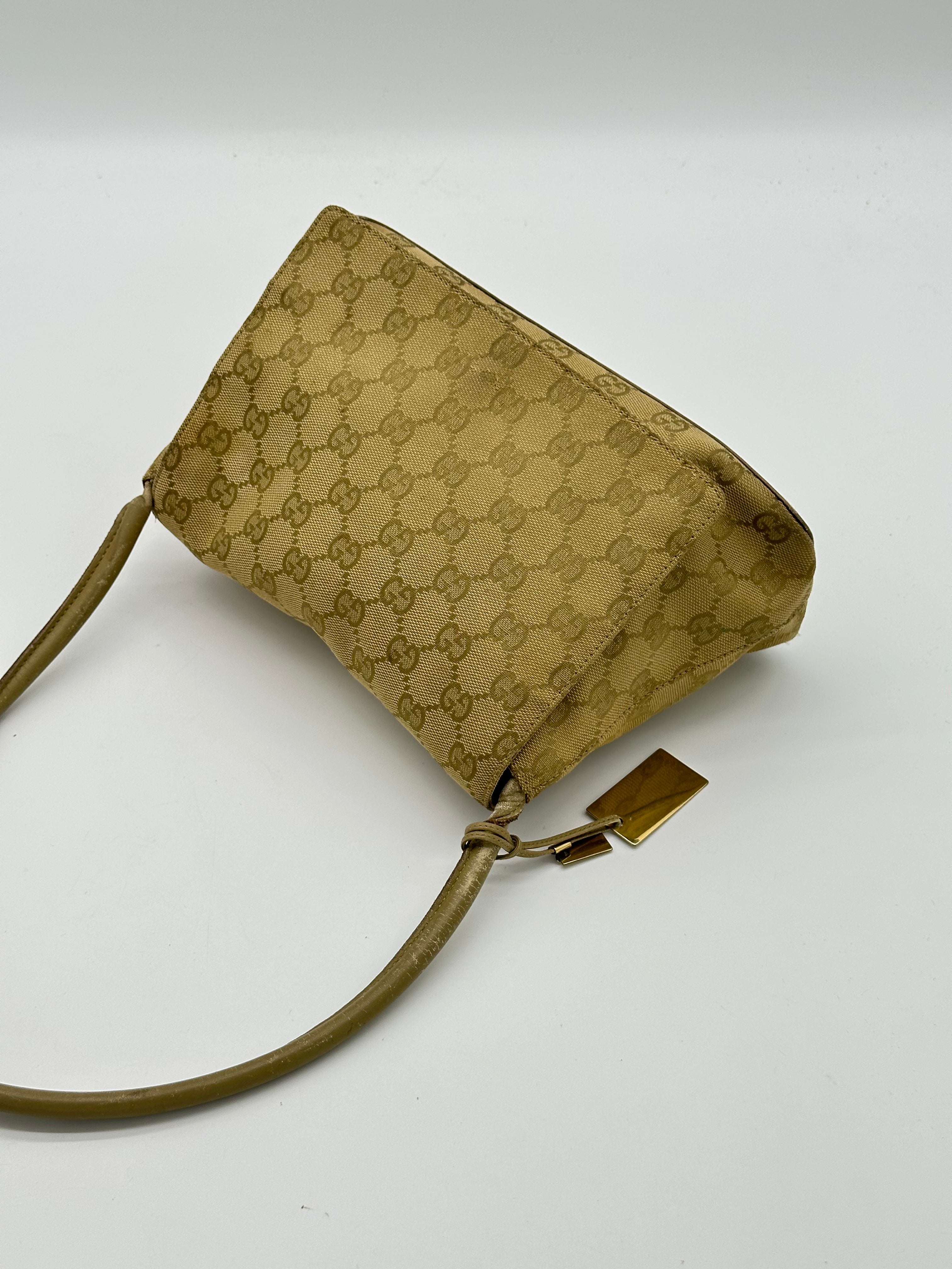 Gucci Canvas Looping