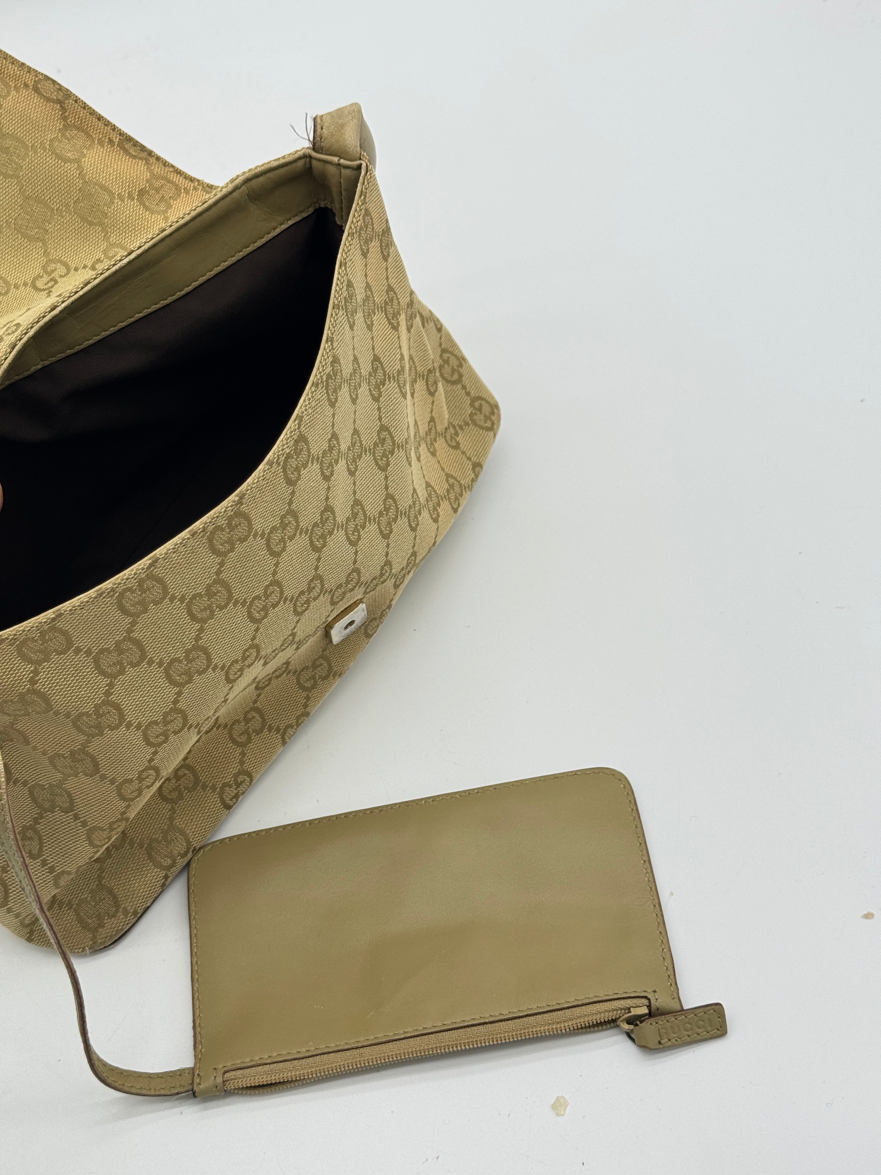 Gucci Canvas Looping