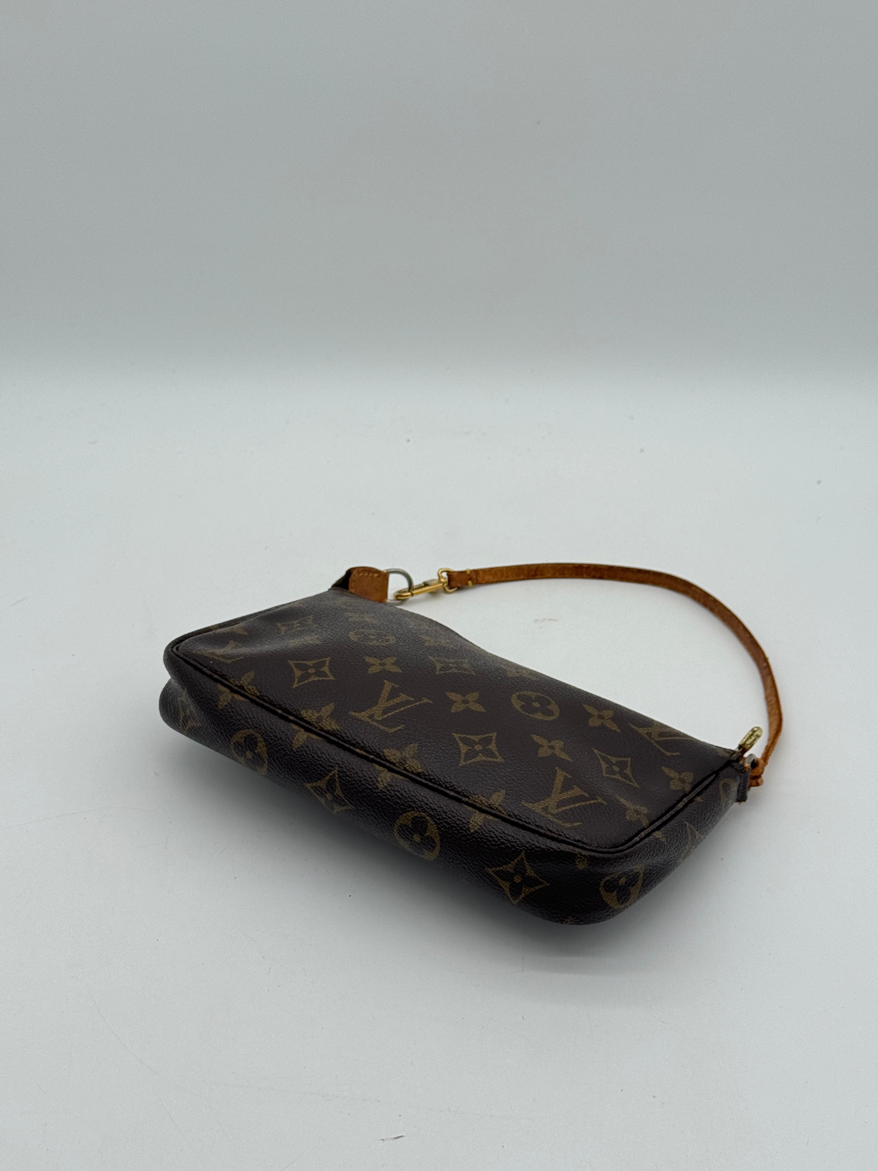 Louis Vuitton Pochette Accessoires
