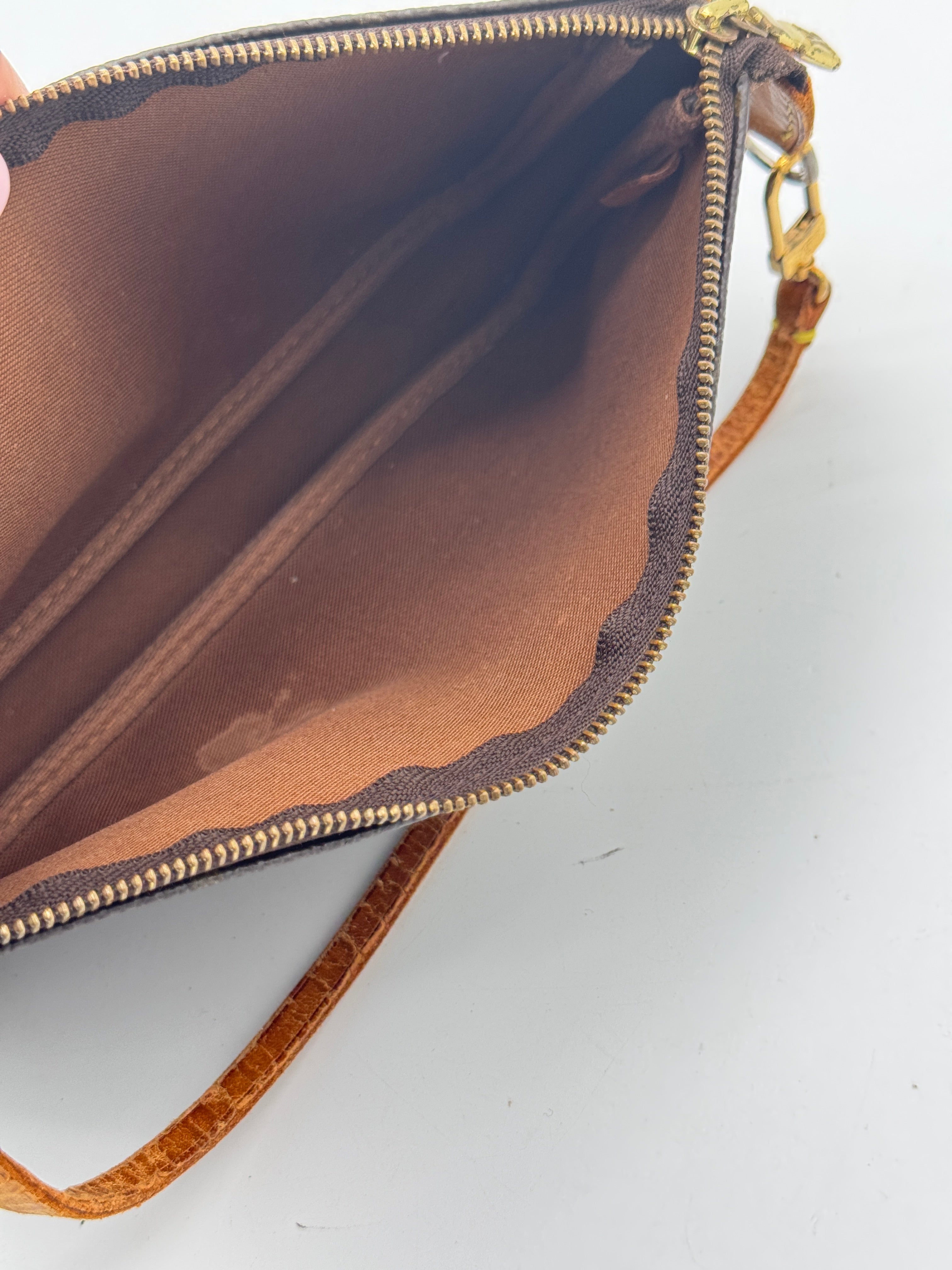 Louis Vuitton Pochette Accessoires