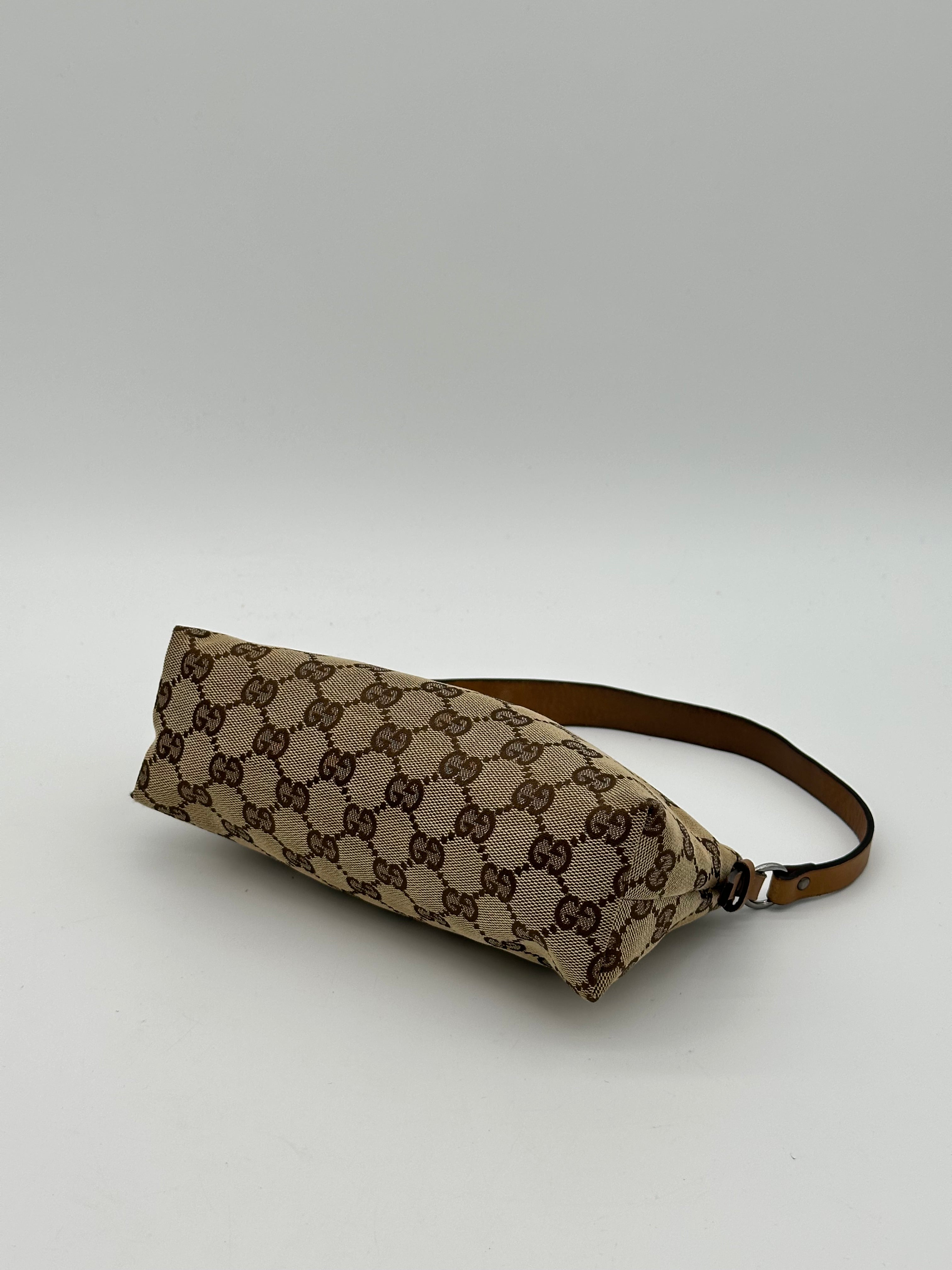 Gucci GG Canvas Shoulderbag