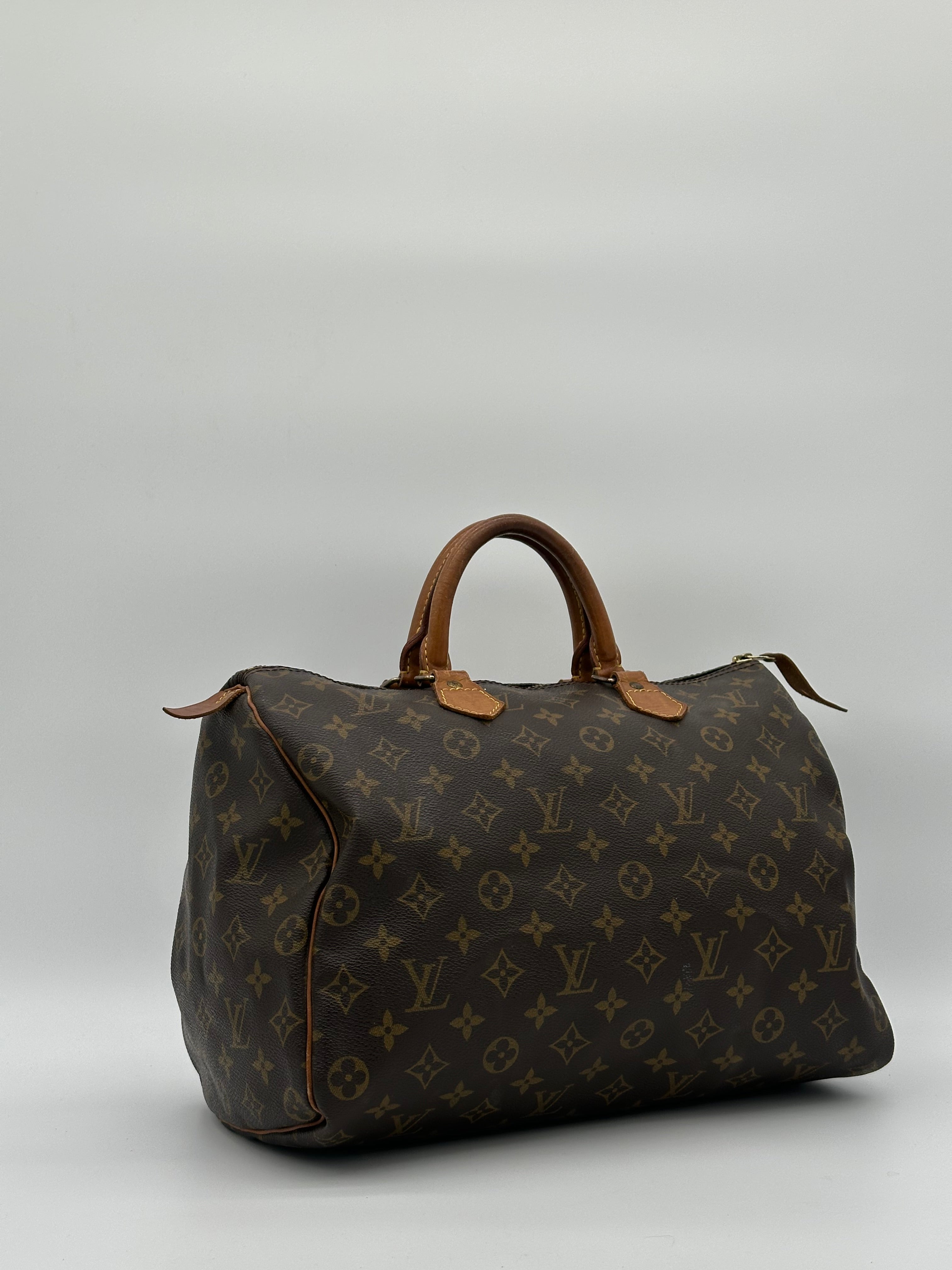 Louis Vuitton Speedy 35