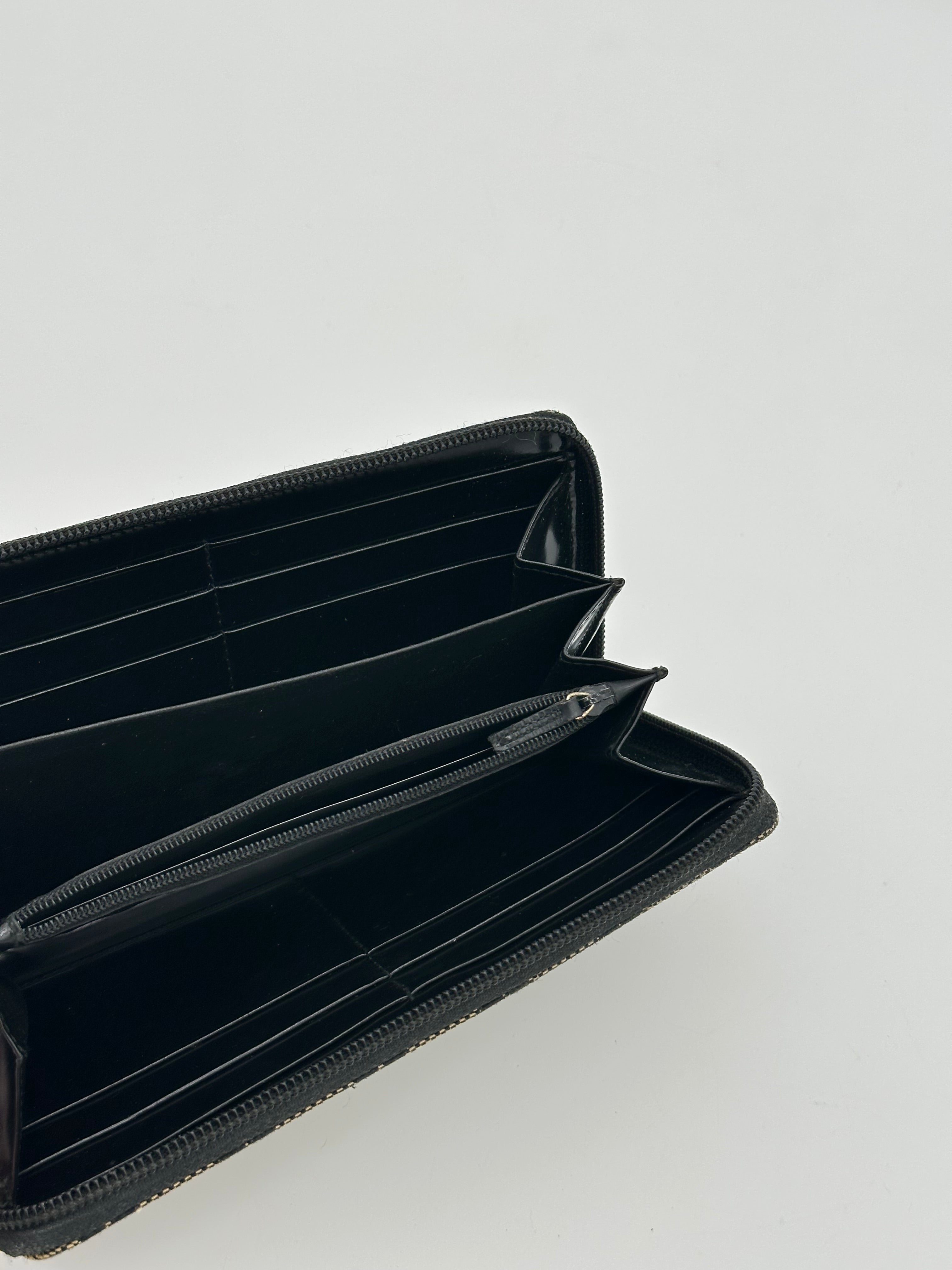 Gucci Zip Around Wallet