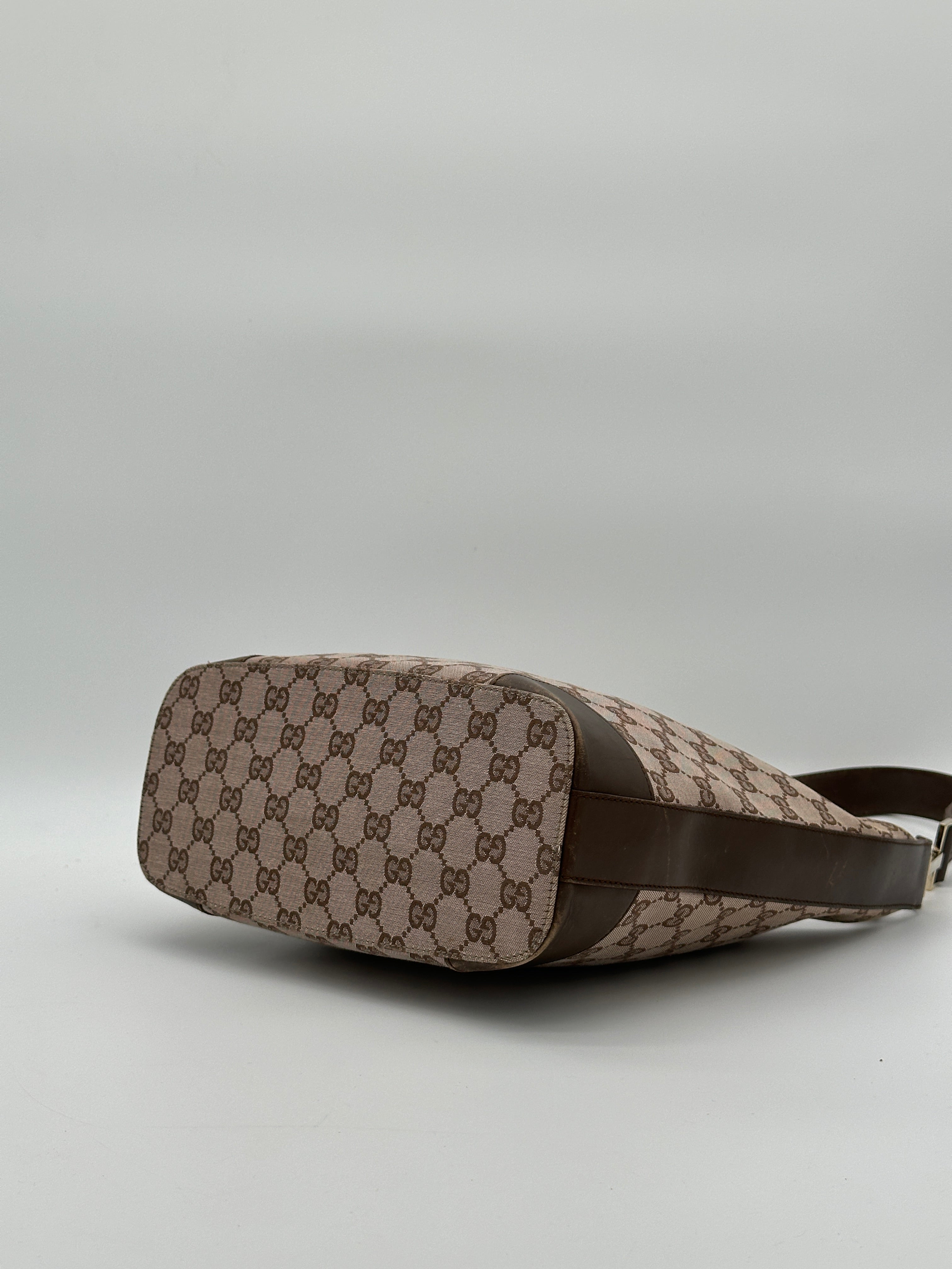 Pre-loved Gucci Canvas Hobo Bag | Pepper Luxury Vintage