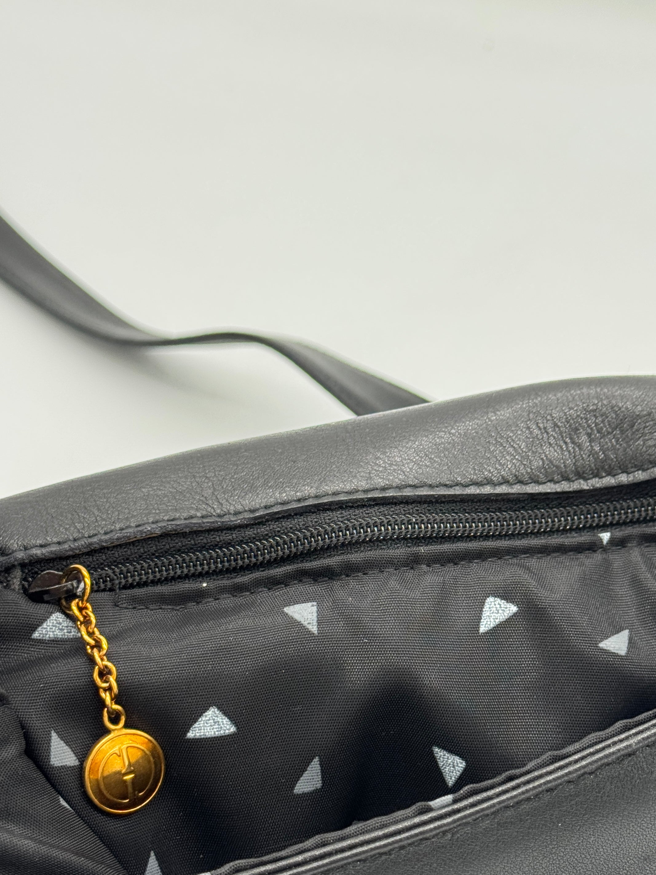 Gucci Leather GG