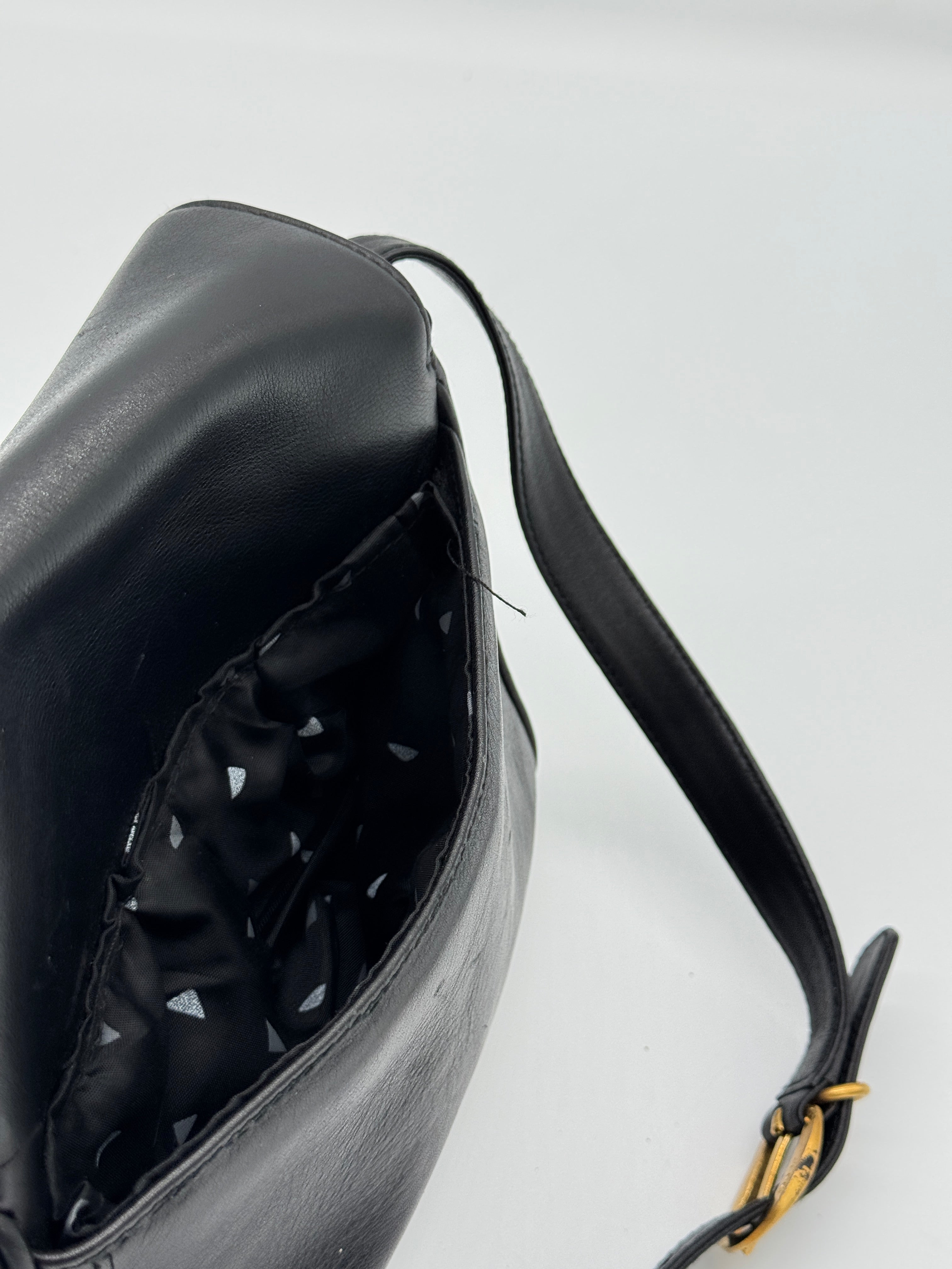 Gucci Leather GG