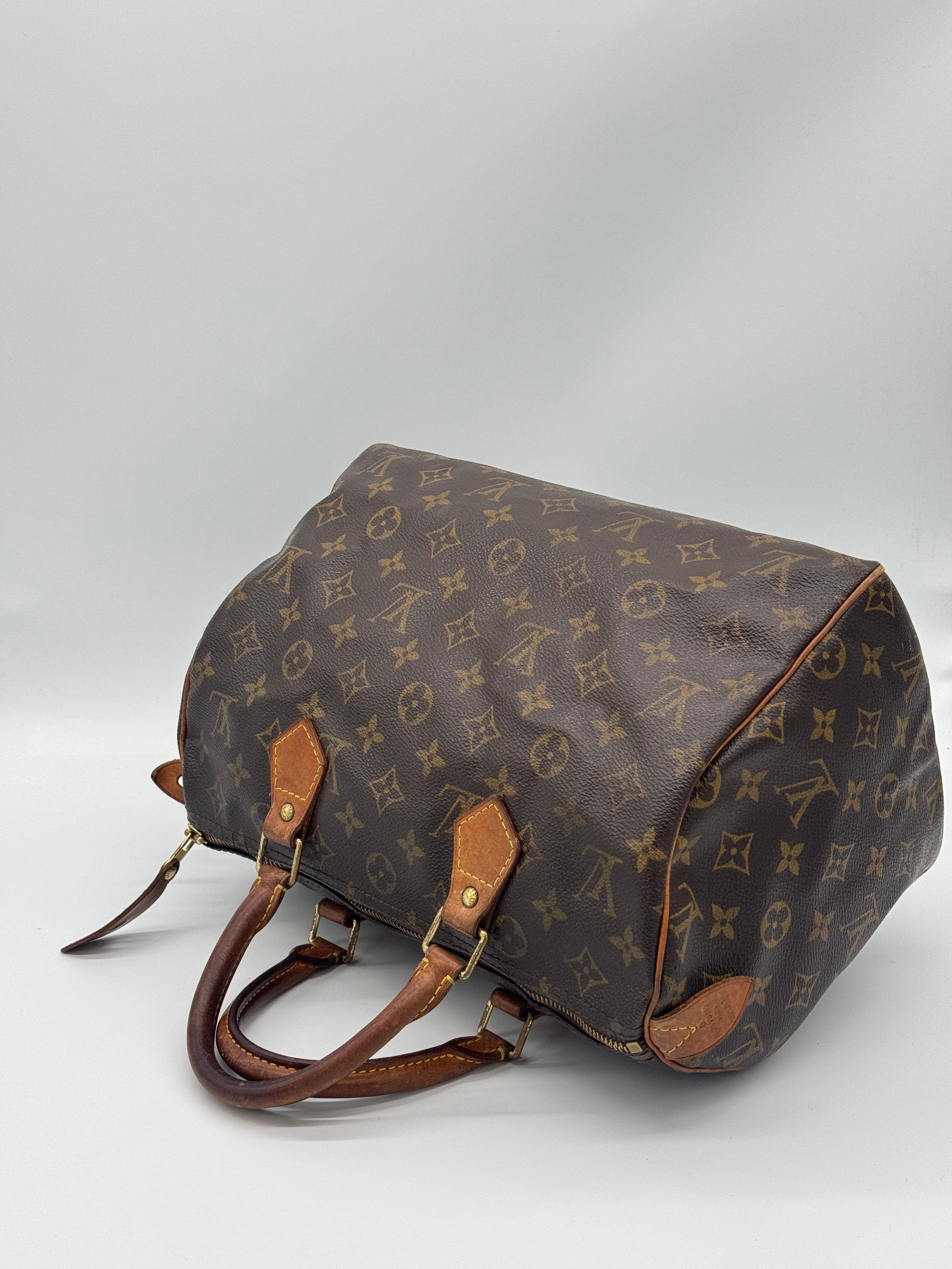 Louis Vuitton Speedy 30