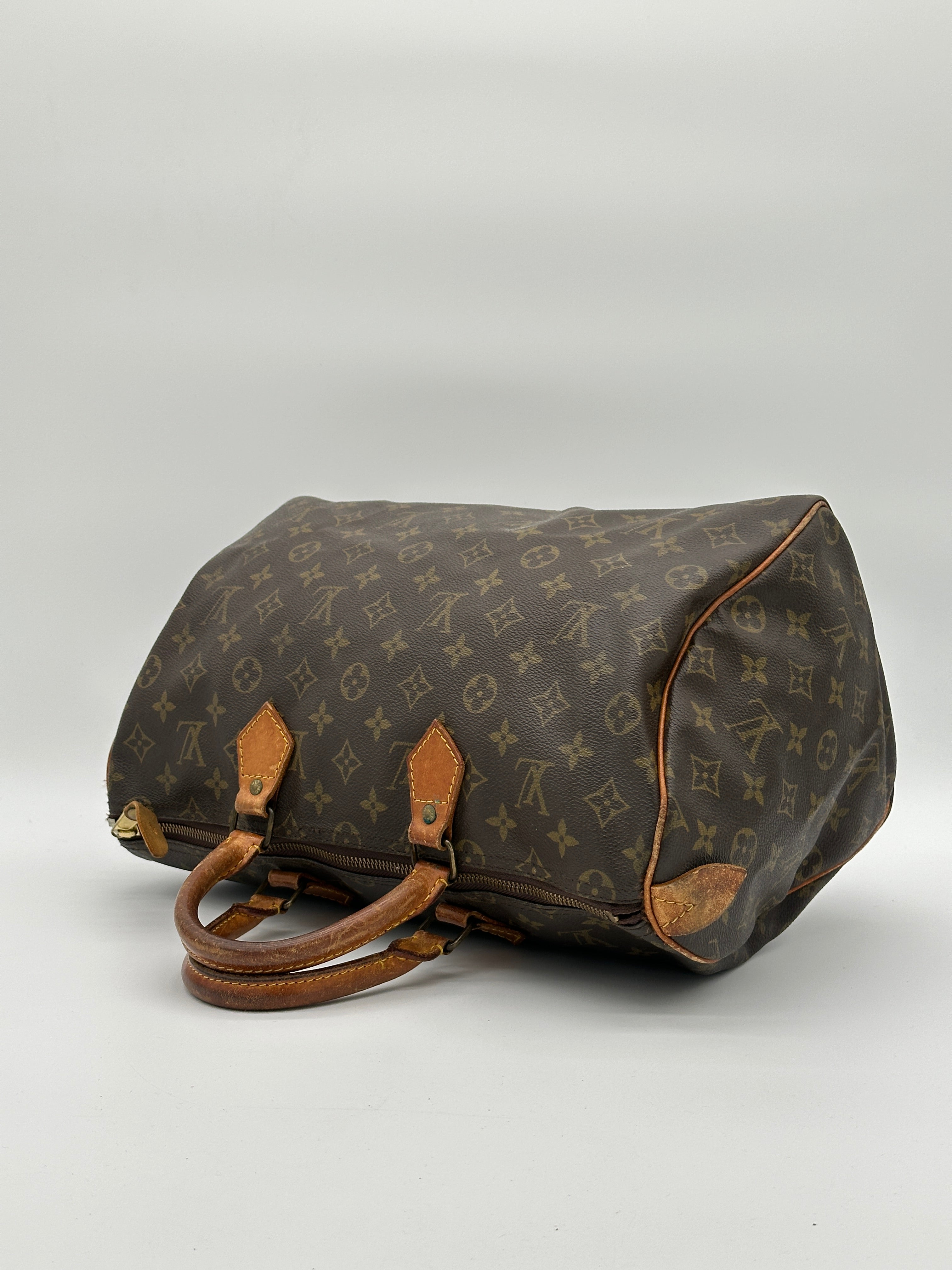 Pre-loved Louis Vuitton Speedy 35 | Pepper Luxury Vintage