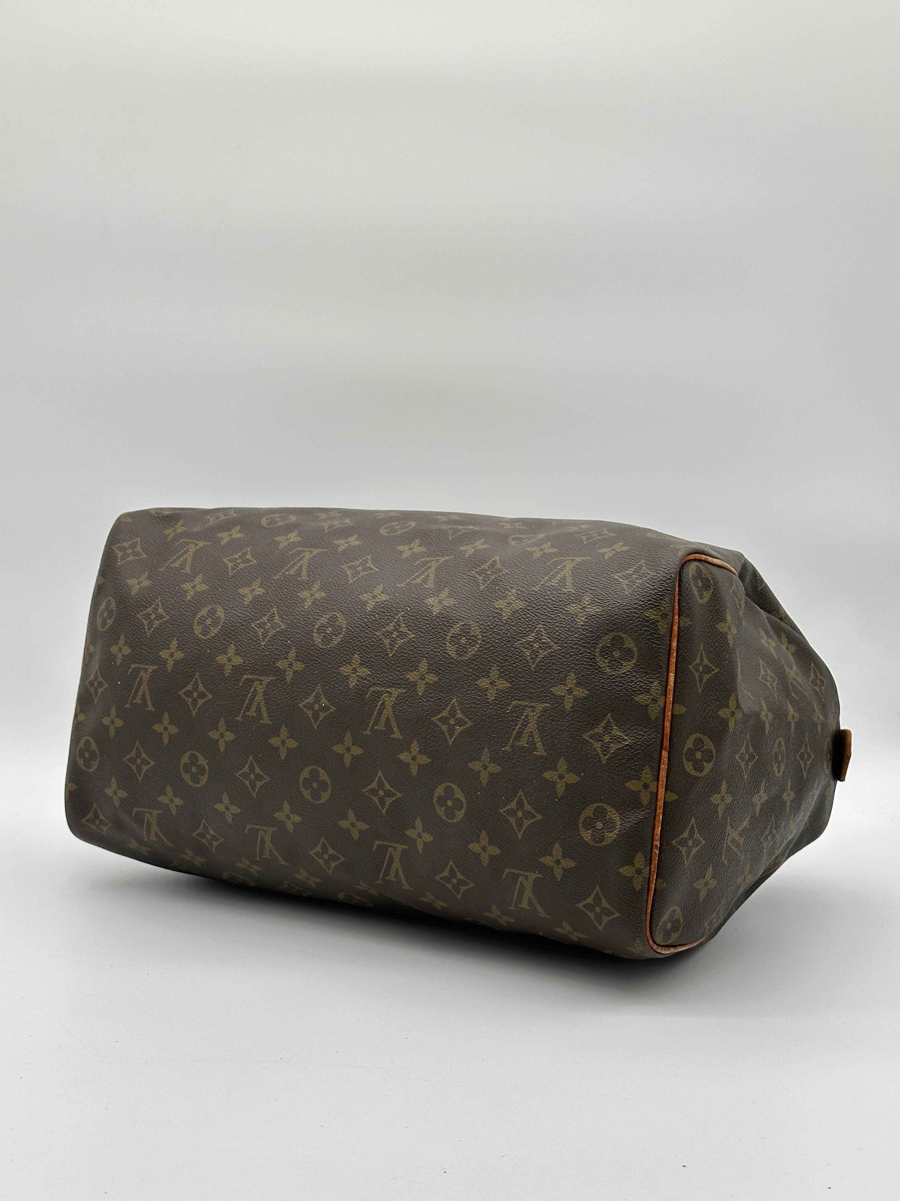 Pre-loved Louis Vuitton Speedy 35 | Pepper Luxury Vintage