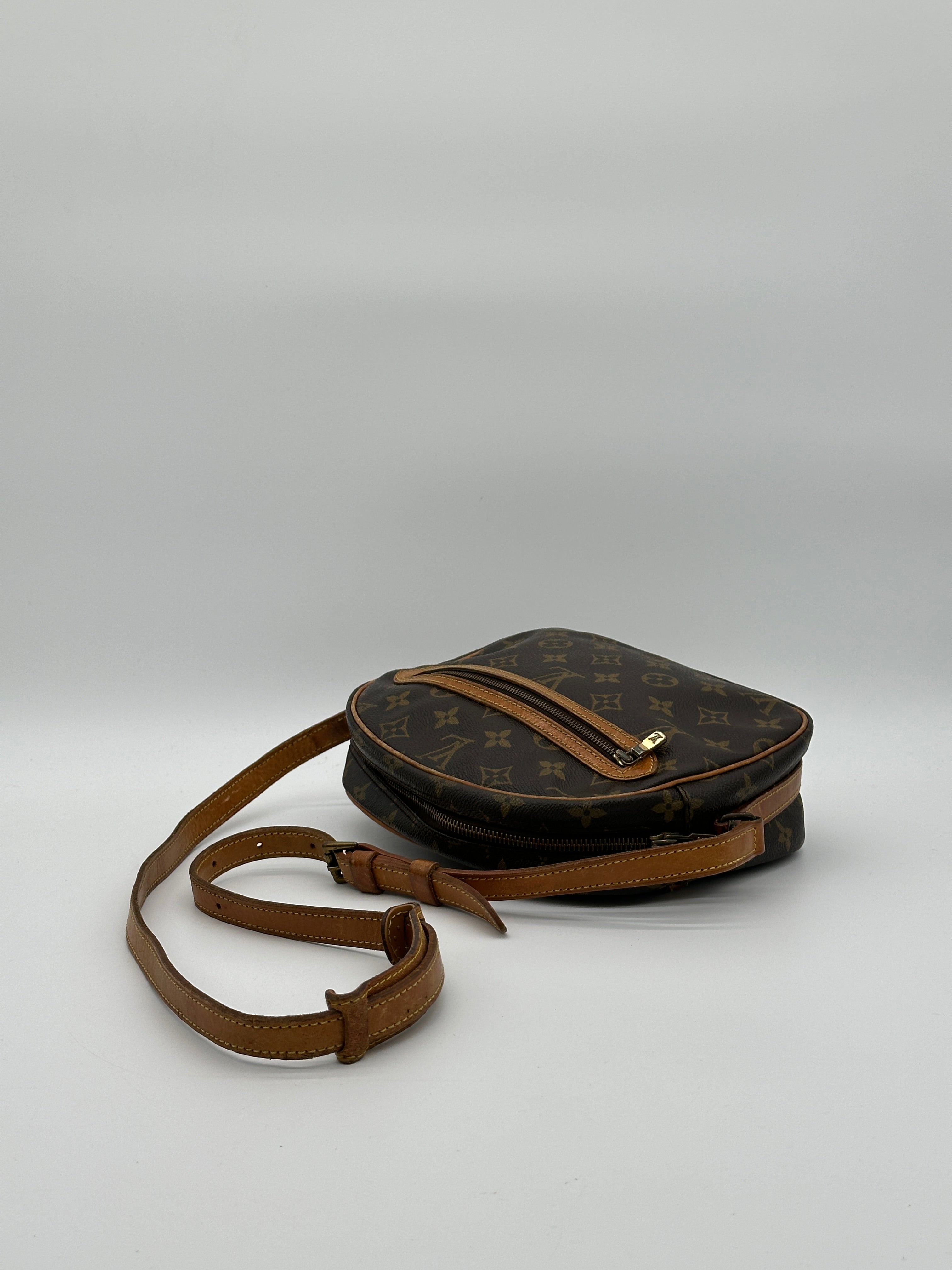 Pre-loved Louis Vuitton Senlis | Pepper Luxury Vintage