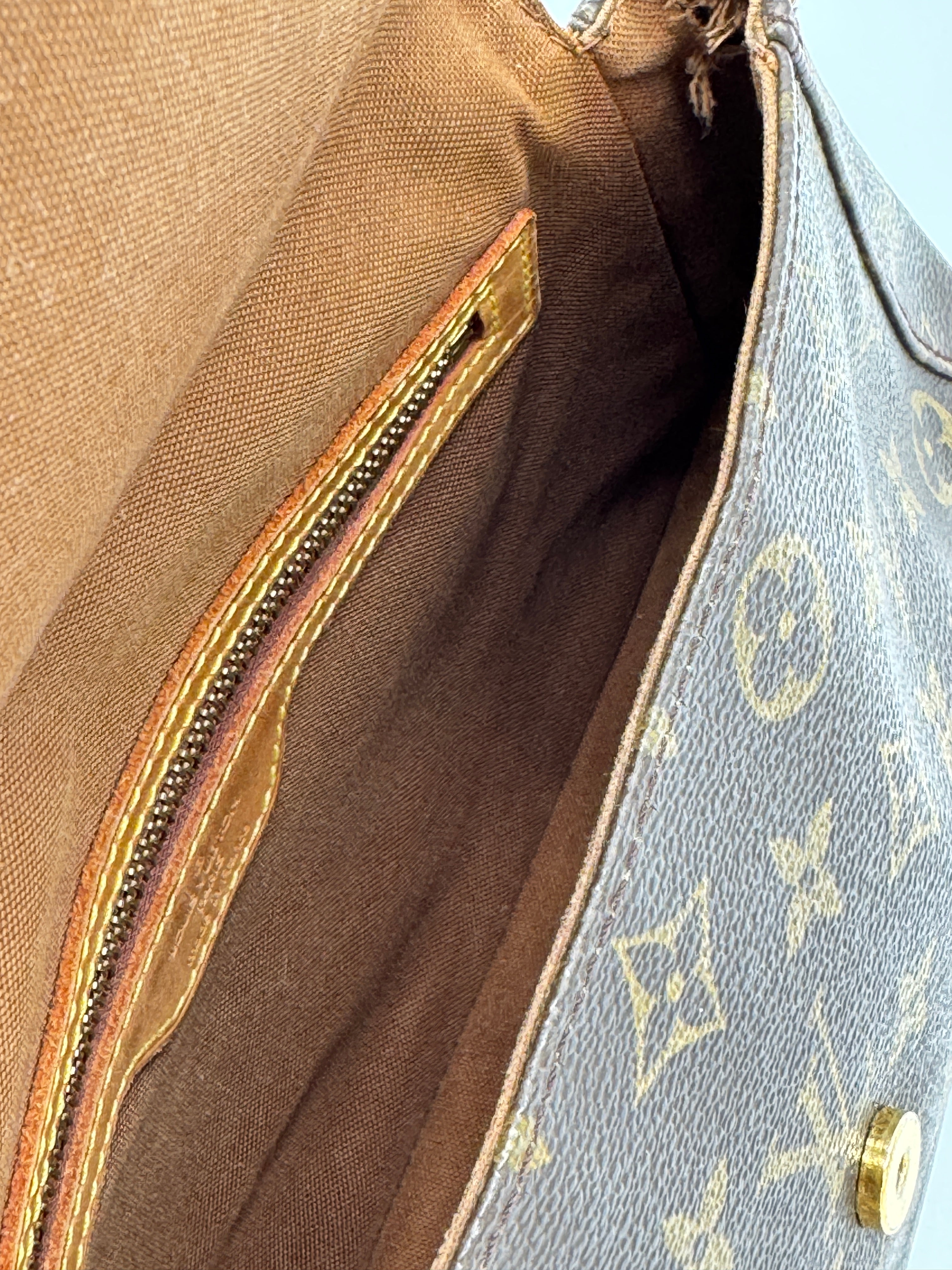 Louis Vuitton Mini Looping