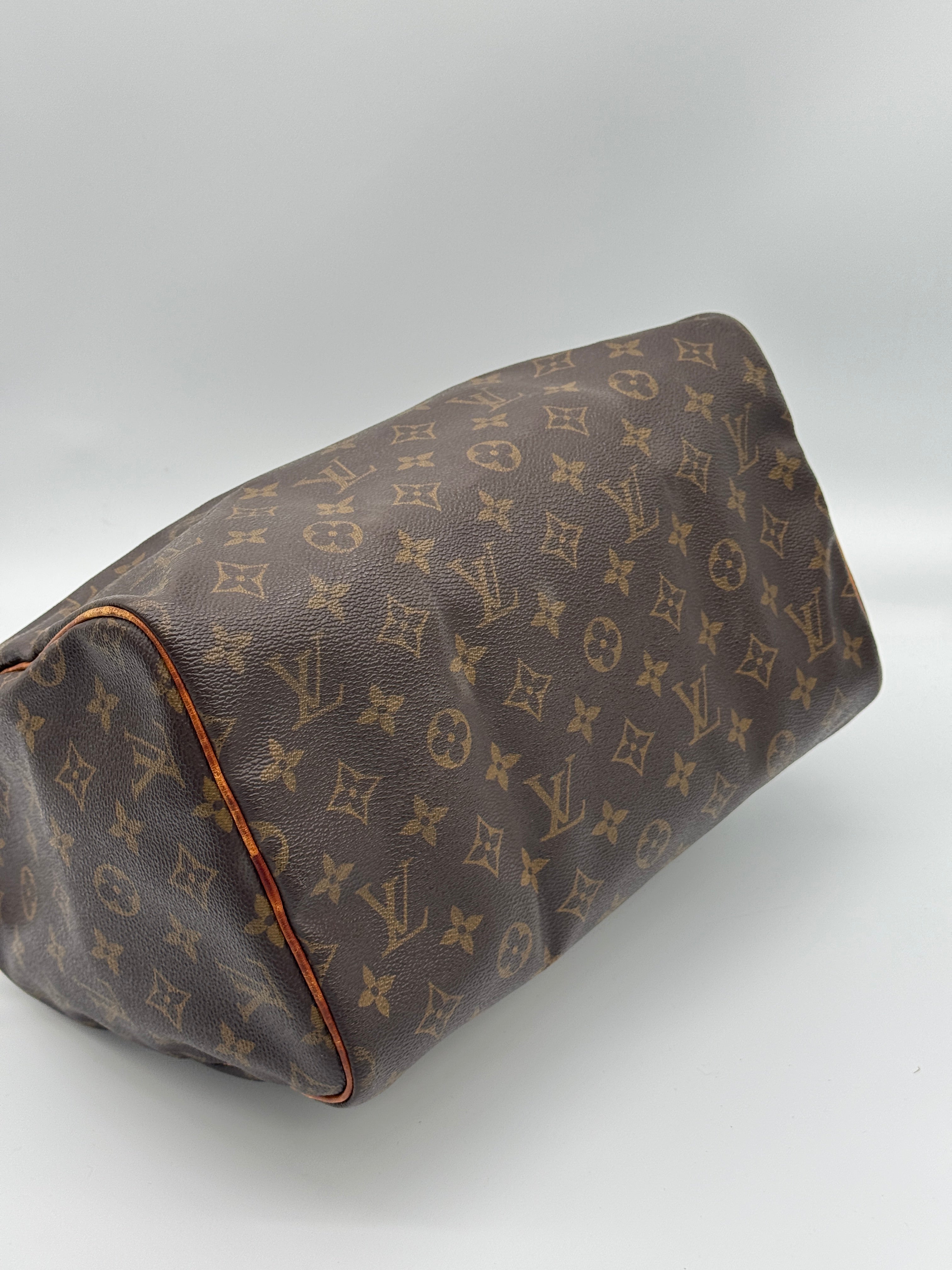 Louis Vuitton Speedy 30