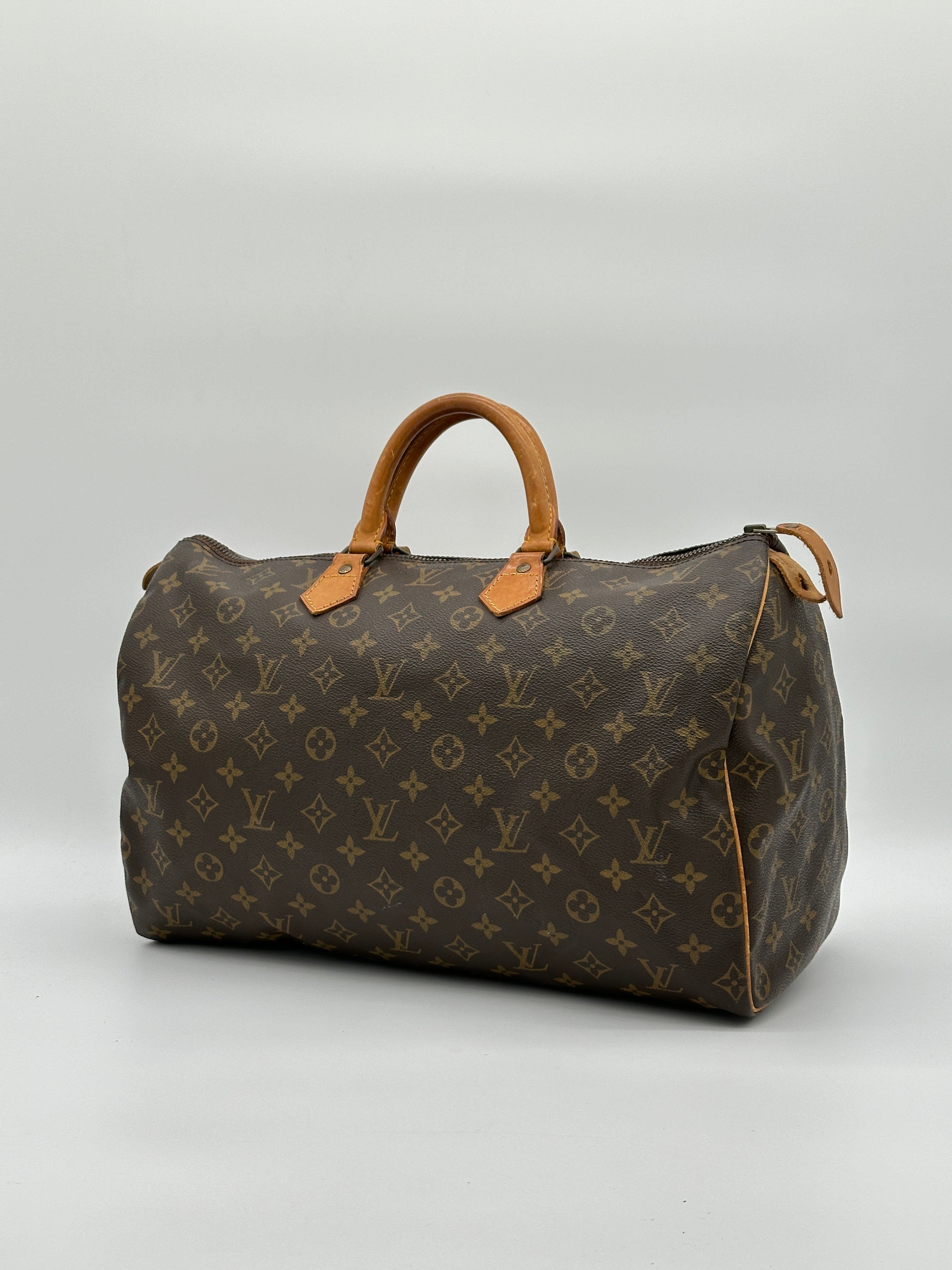 Pre-loved Louis Vuitton Speedy 40 | Pepper Luxury Vintage