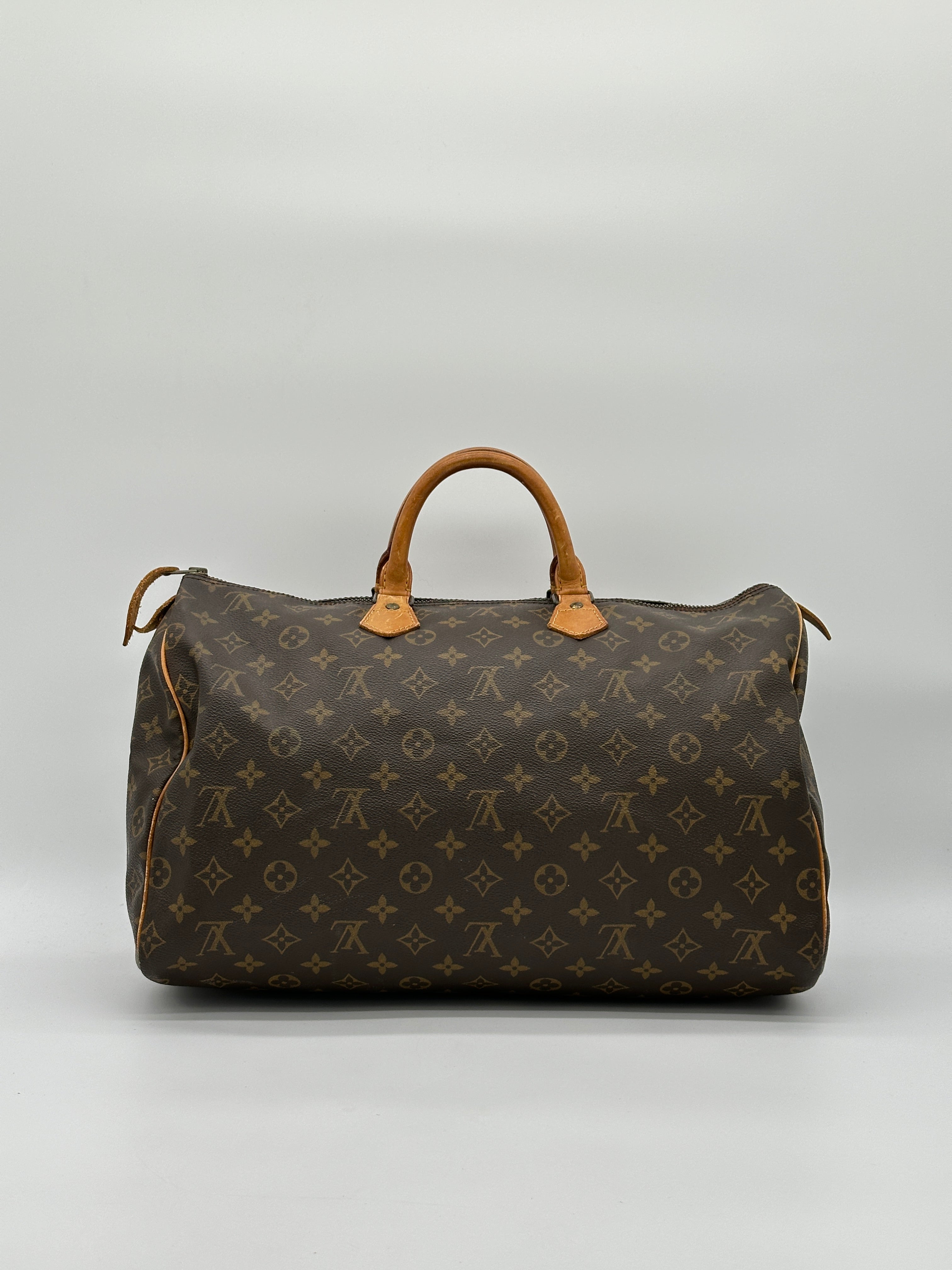 Louis Vuitton スピーディ40 ヴィンテージ　80s Pre-loved Louis Vuitton Speedy 40 | Pepper Luxury Vintage