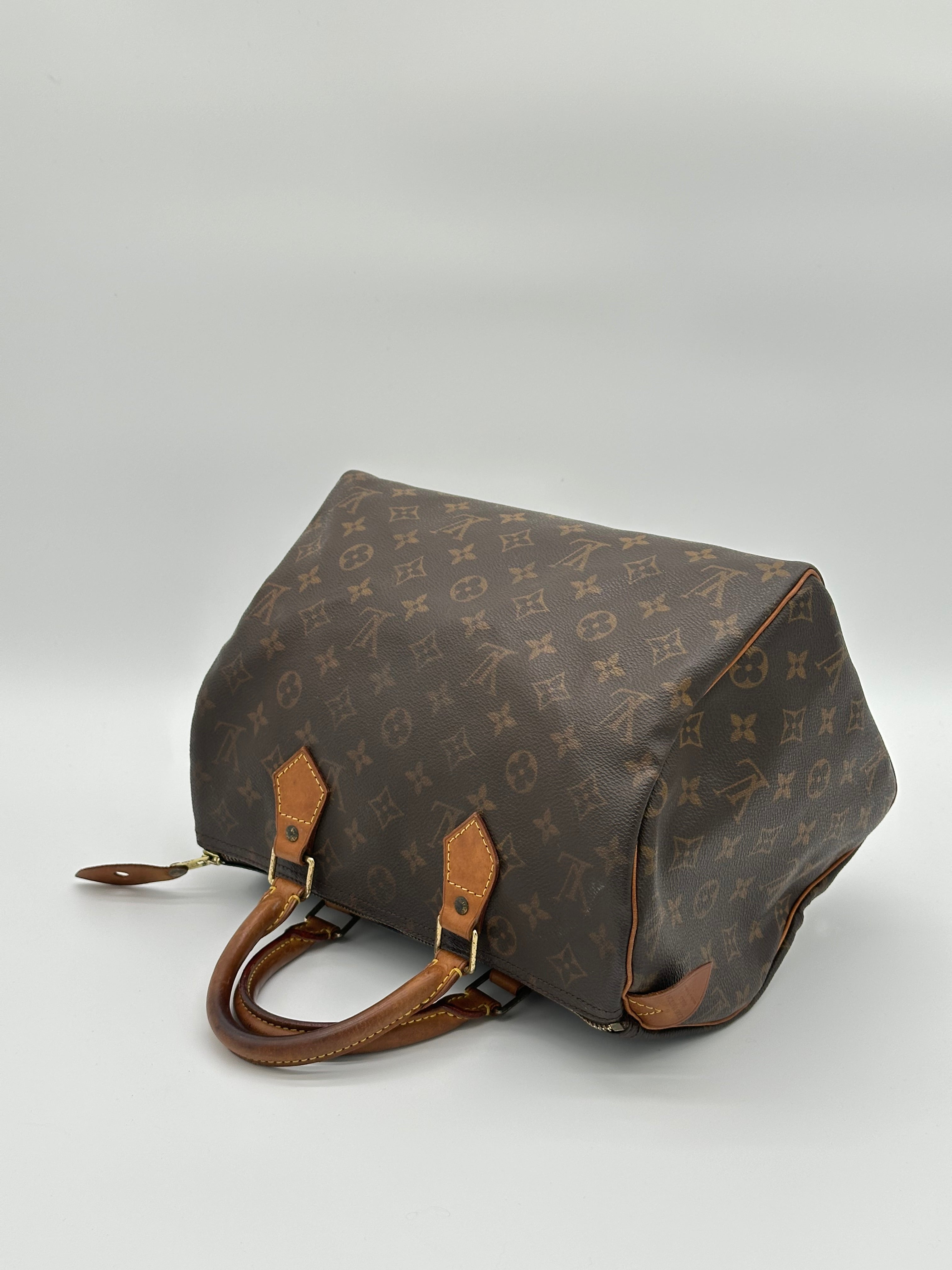 Louis Vuitton Speedy 30