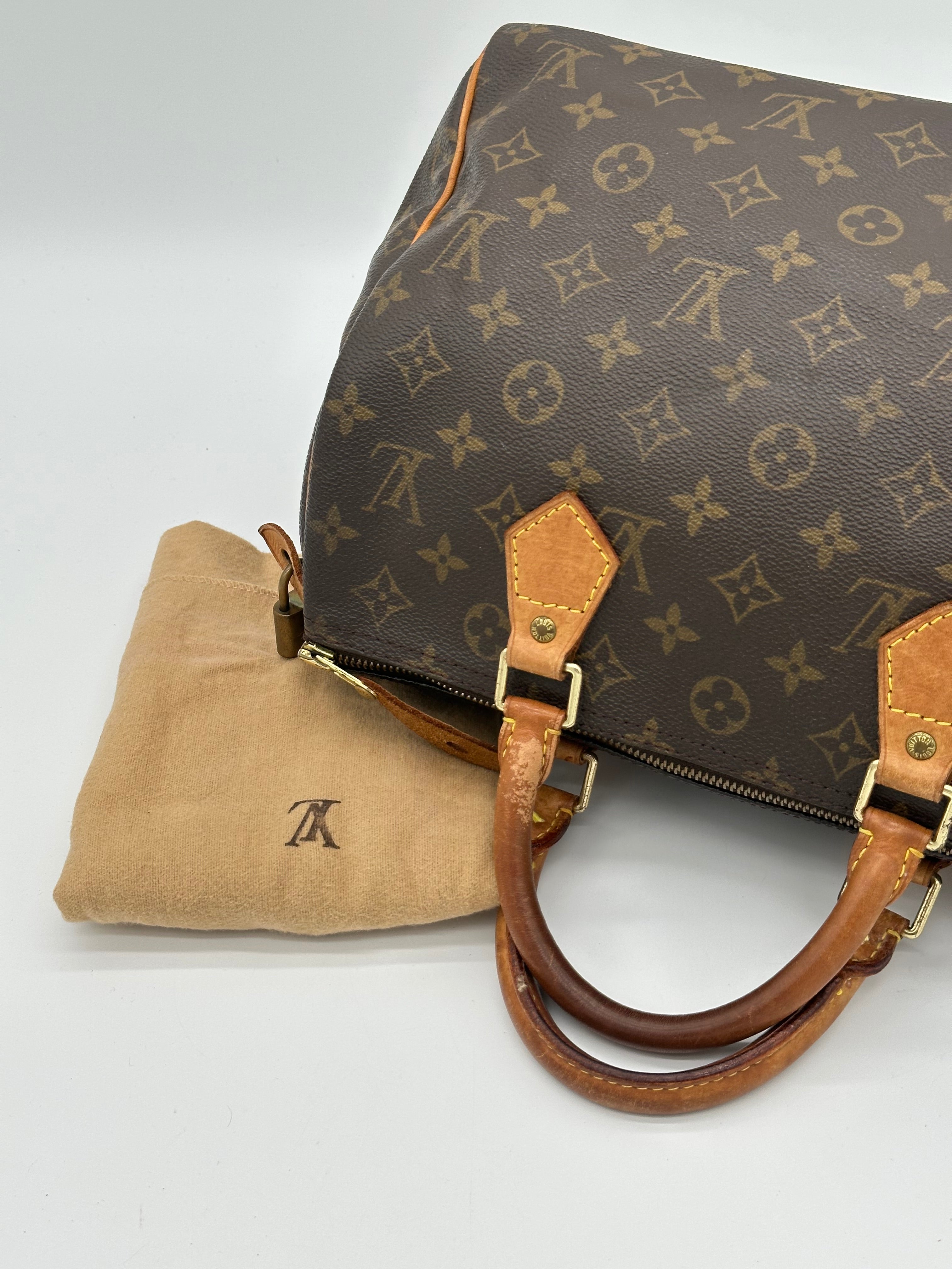 Louis Vuitton Speedy 30
