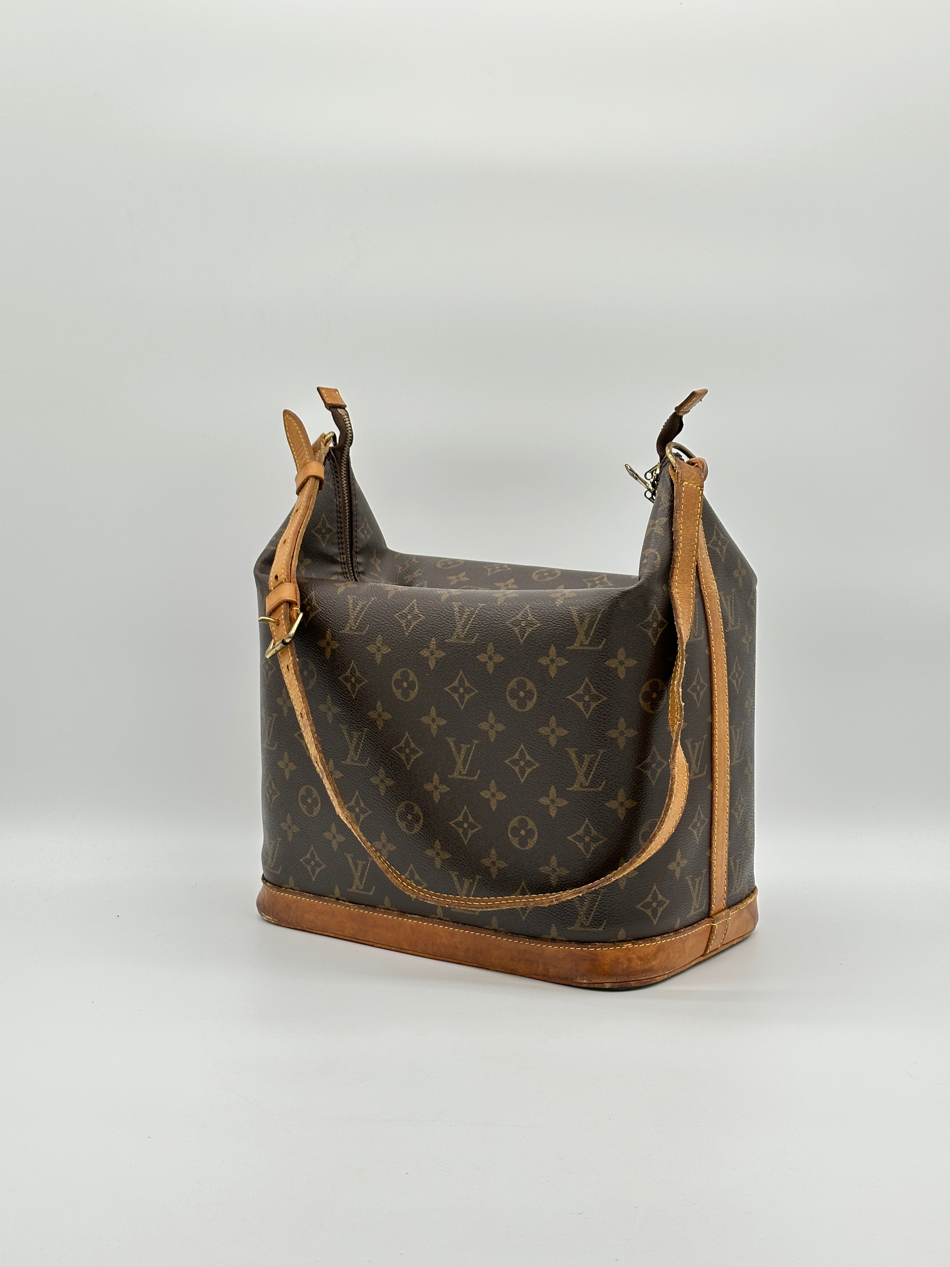 Louis Vuitton Amphor Three