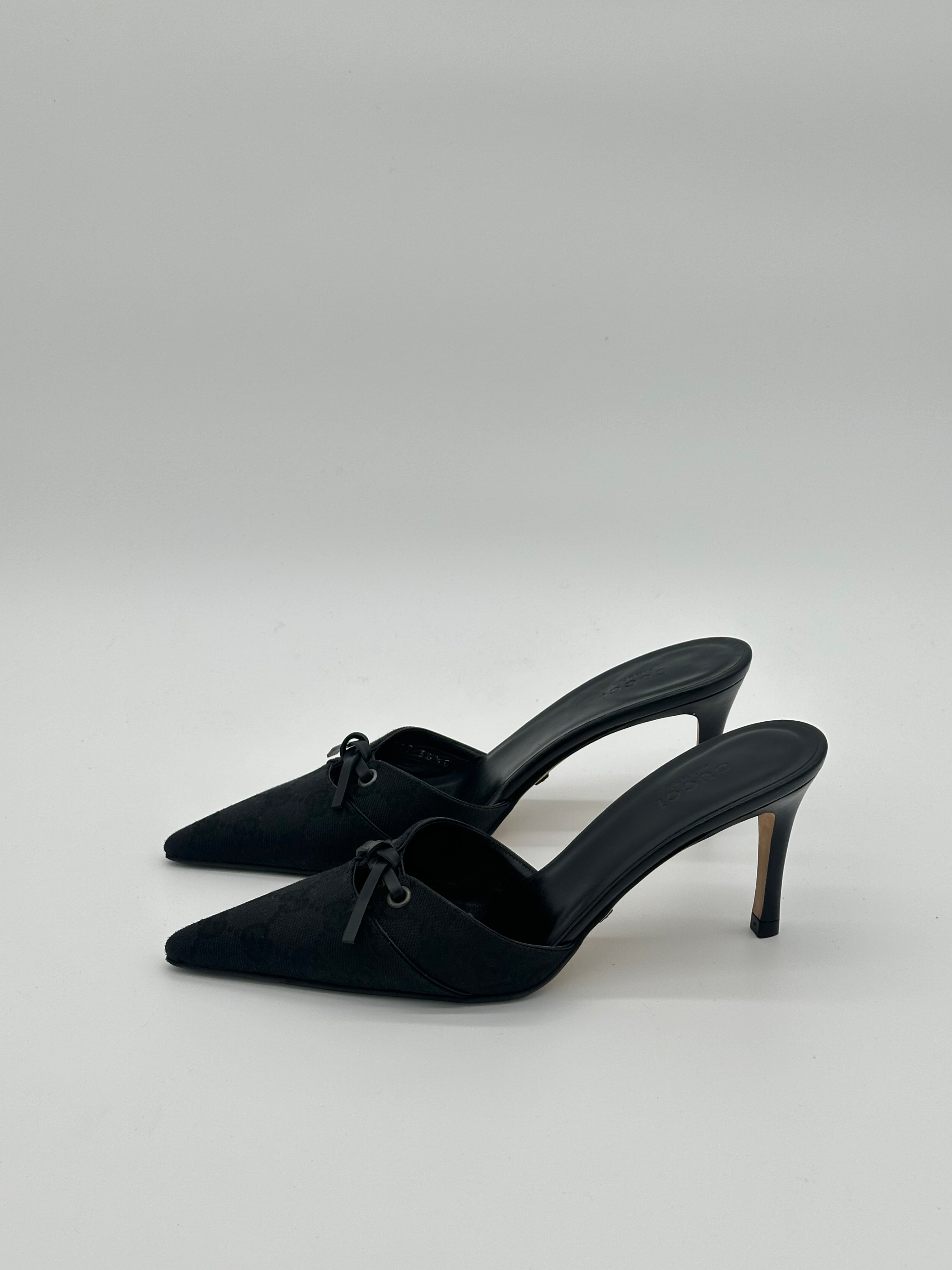 Pre-loved Gucci GG Canvas Heels | Pepper Luxury Vintage