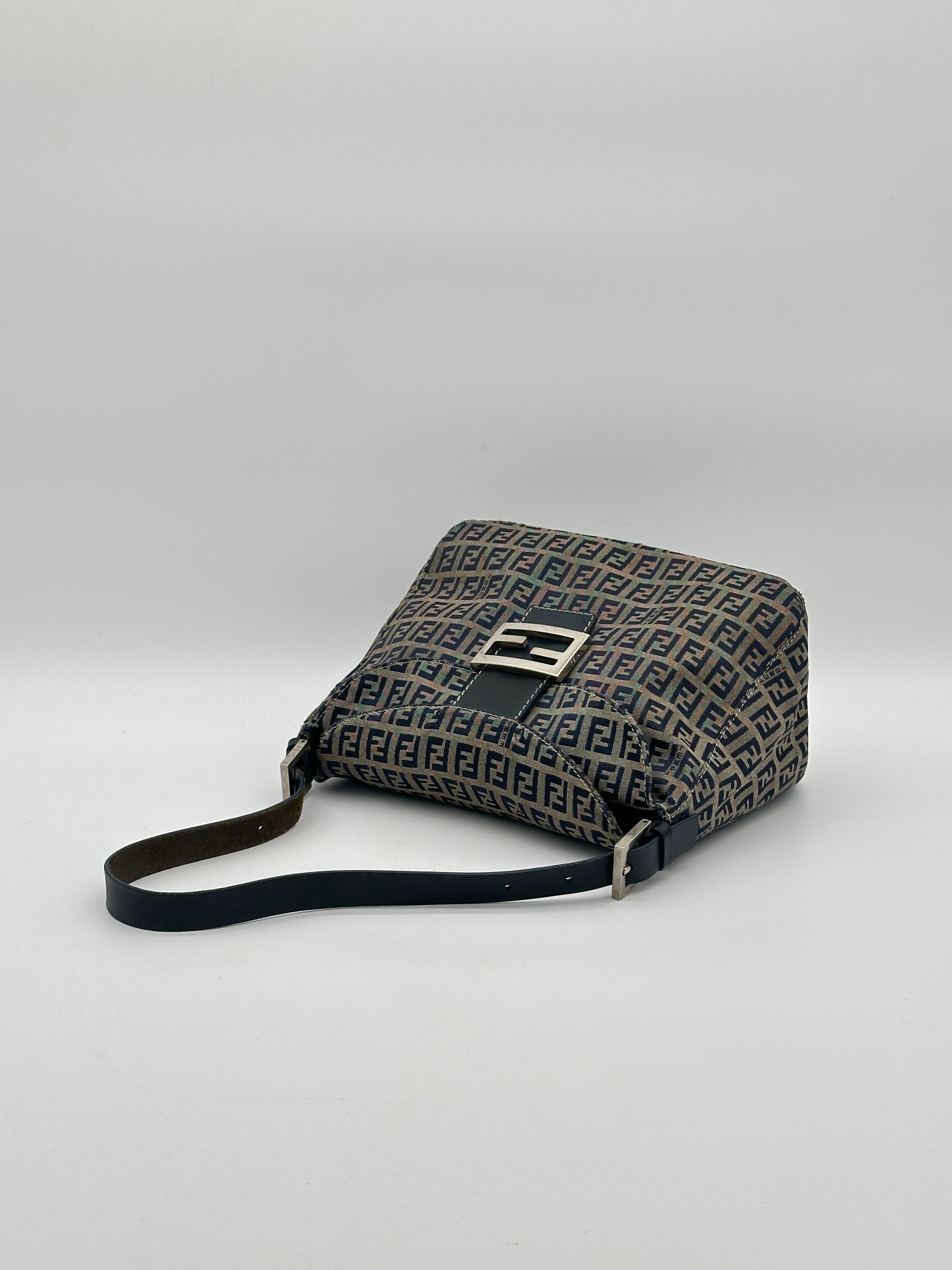 Pre-loved Fendi Mamma Baguette | Pepper Luxury Vintage