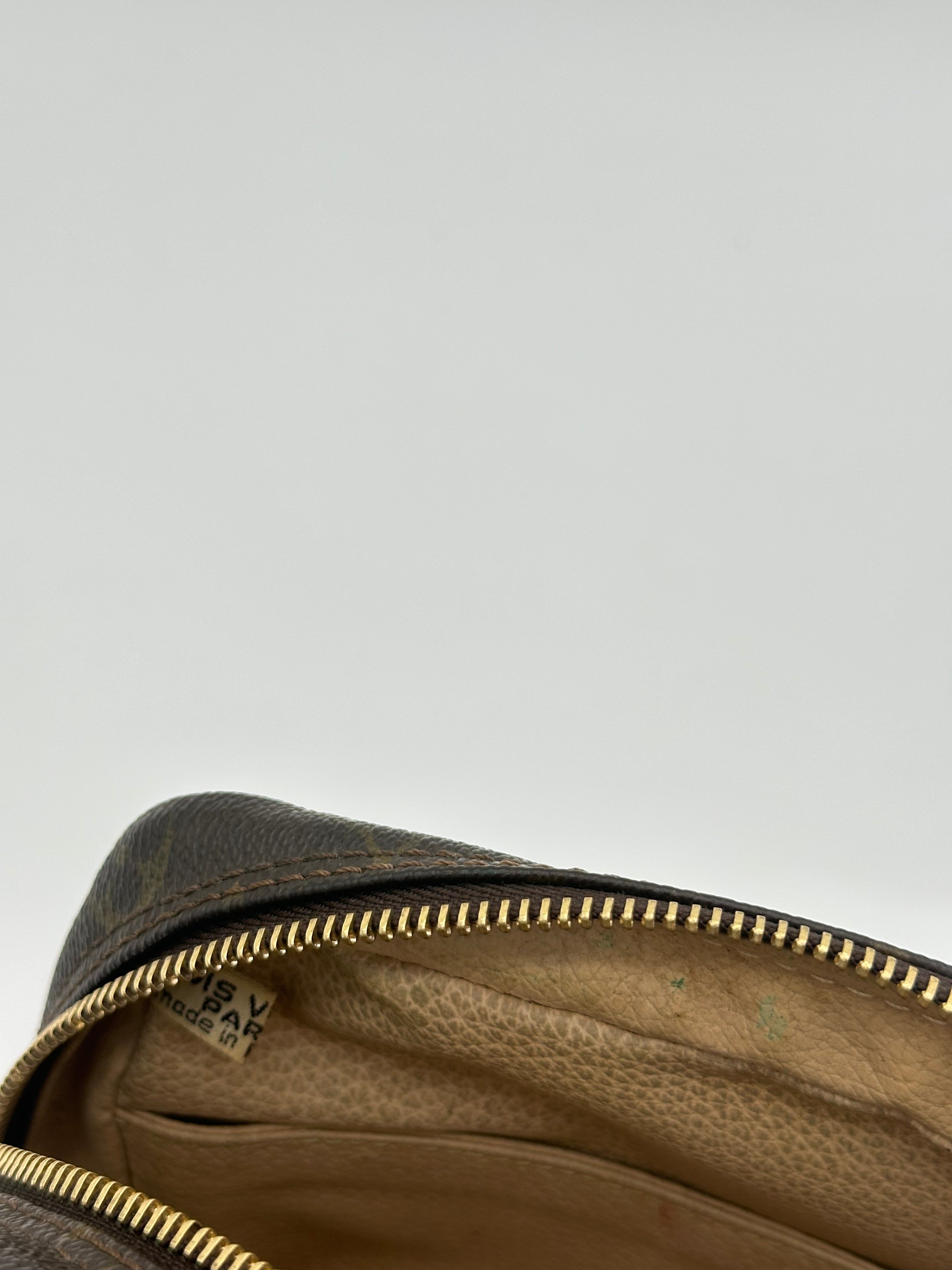 Louis Vuitton Trousse 23