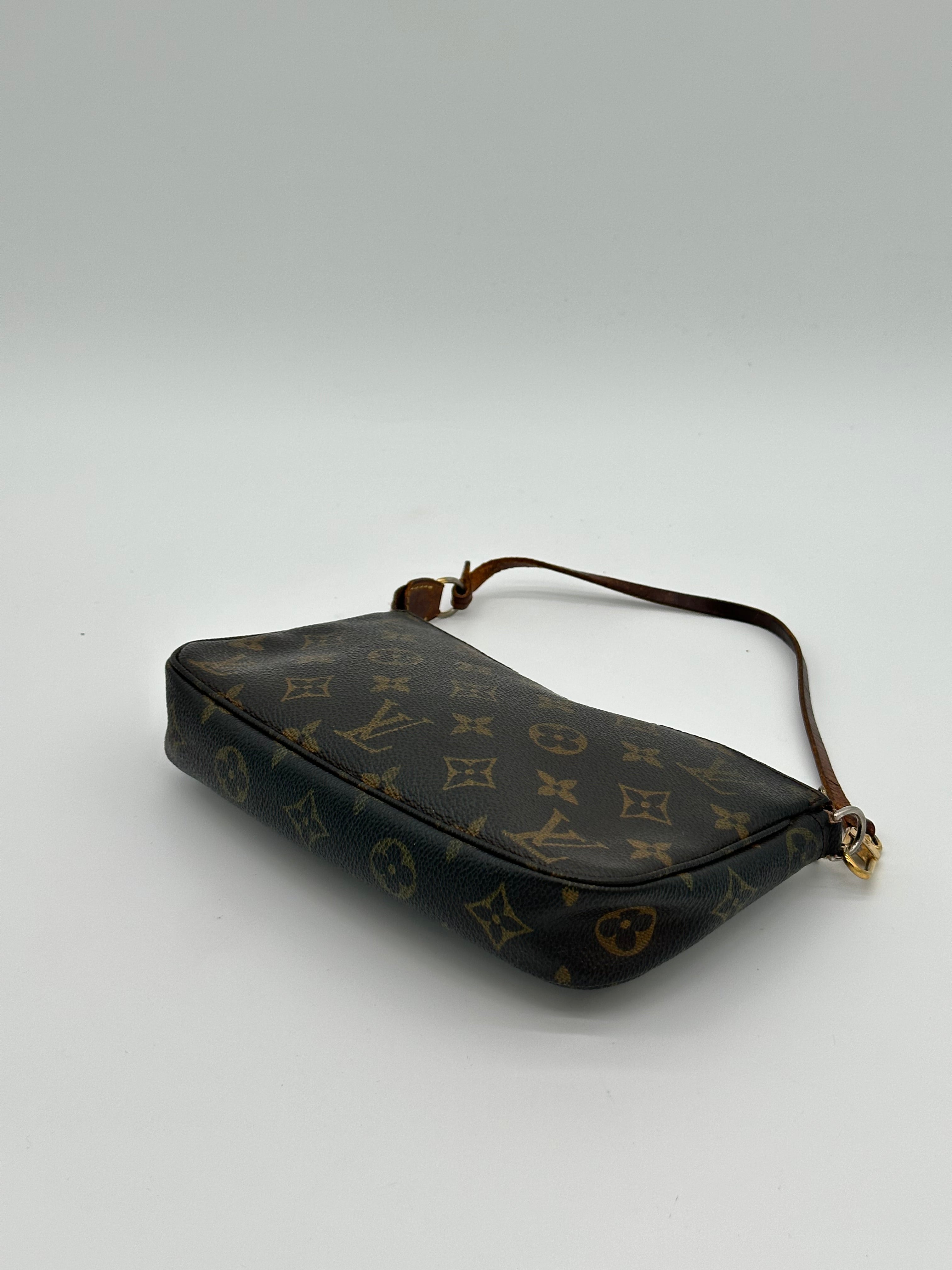 Louis Vuitton Pochette Accessoires
