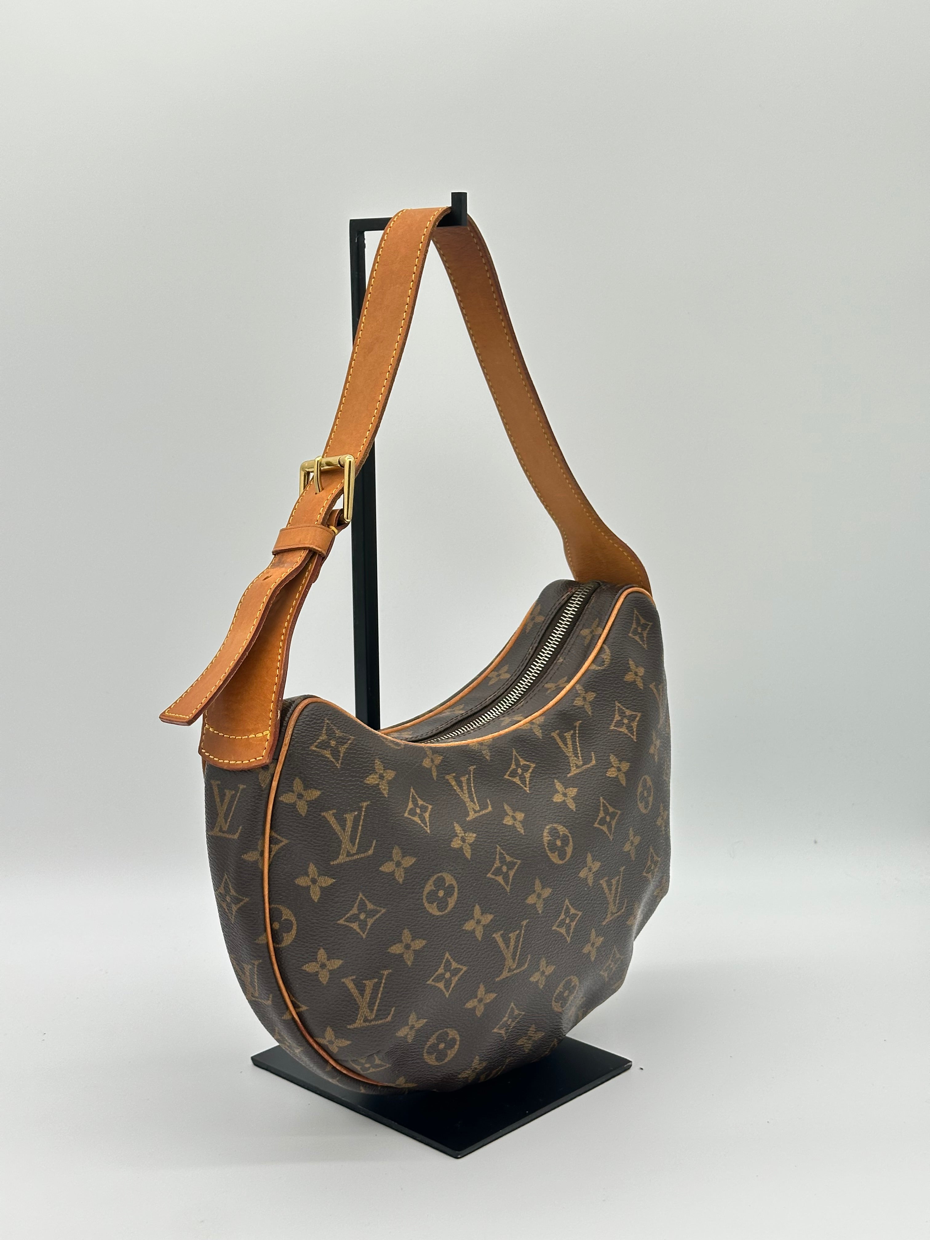 Louis Vuitton Croissant MM