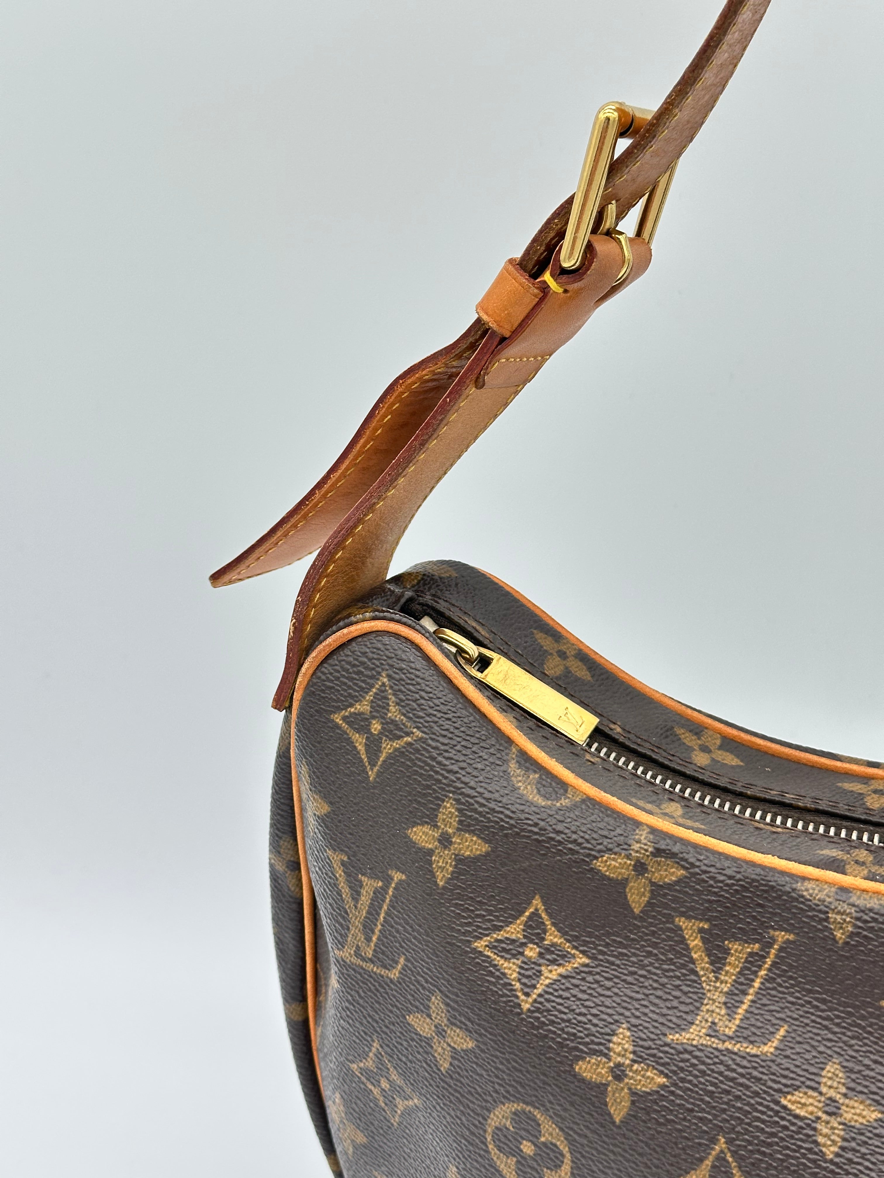 Louis Vuitton Croissant MM