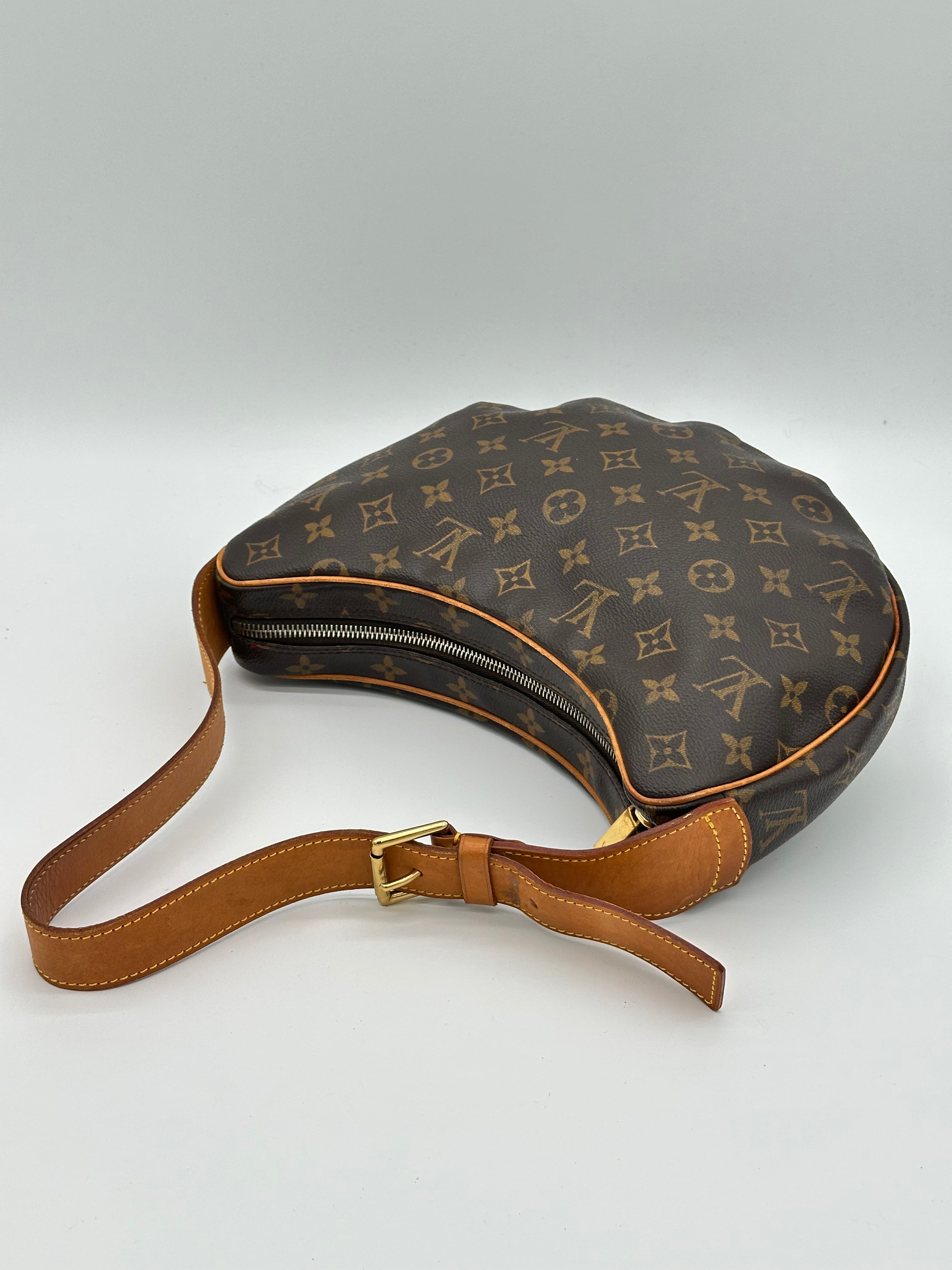Louis Vuitton Croissant MM