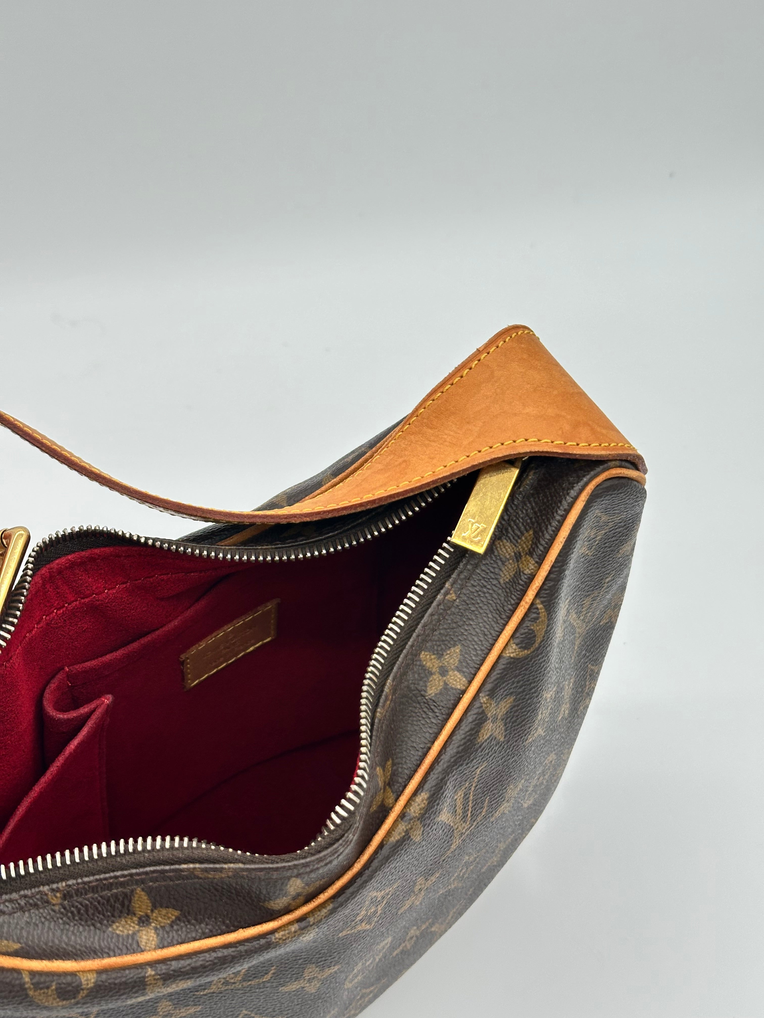 Louis Vuitton Croissant MM